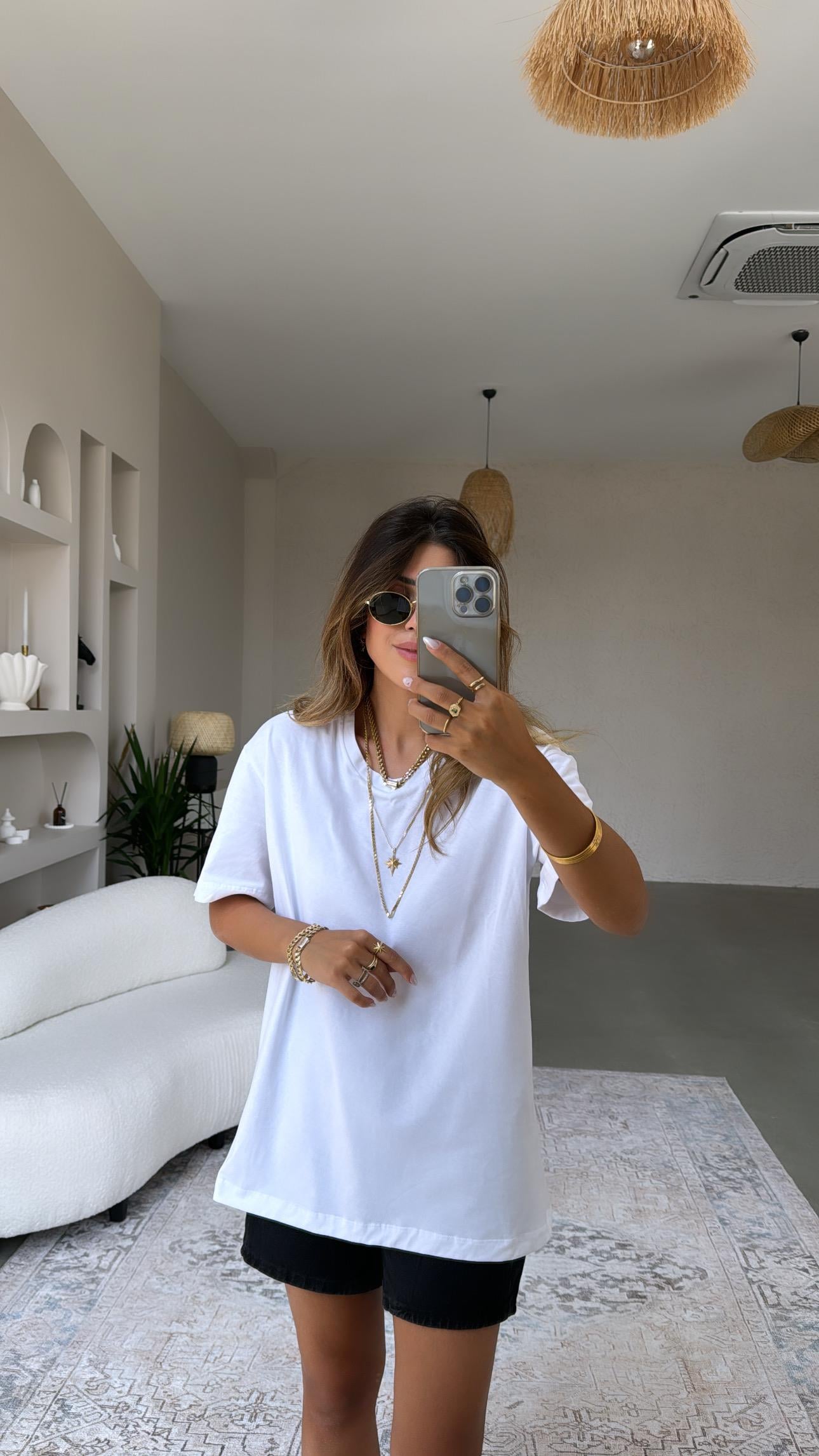 Beyaz V Yaka Oversize Tshirt