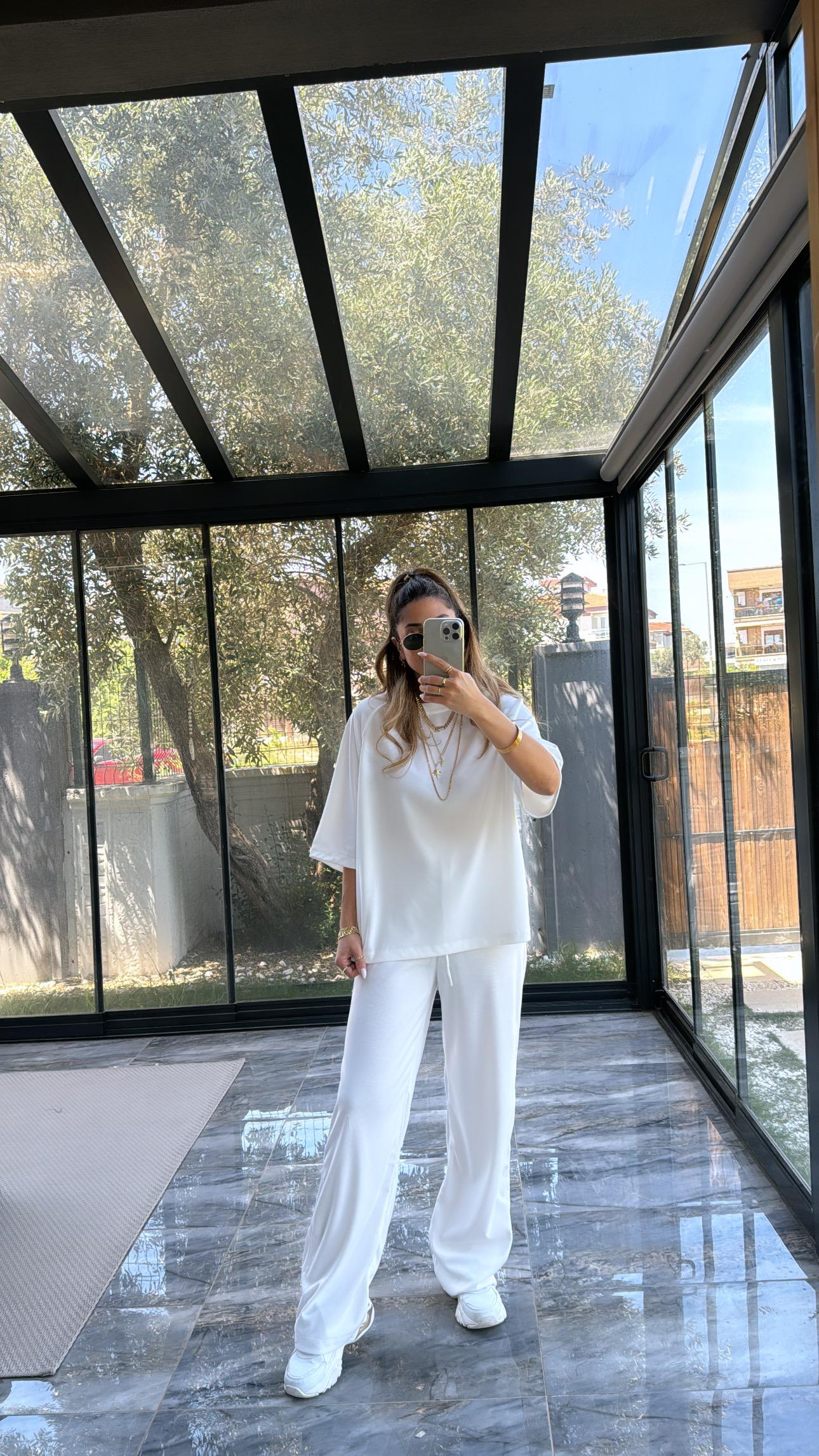 Beyaz ZR Bol Paça Basic Takım