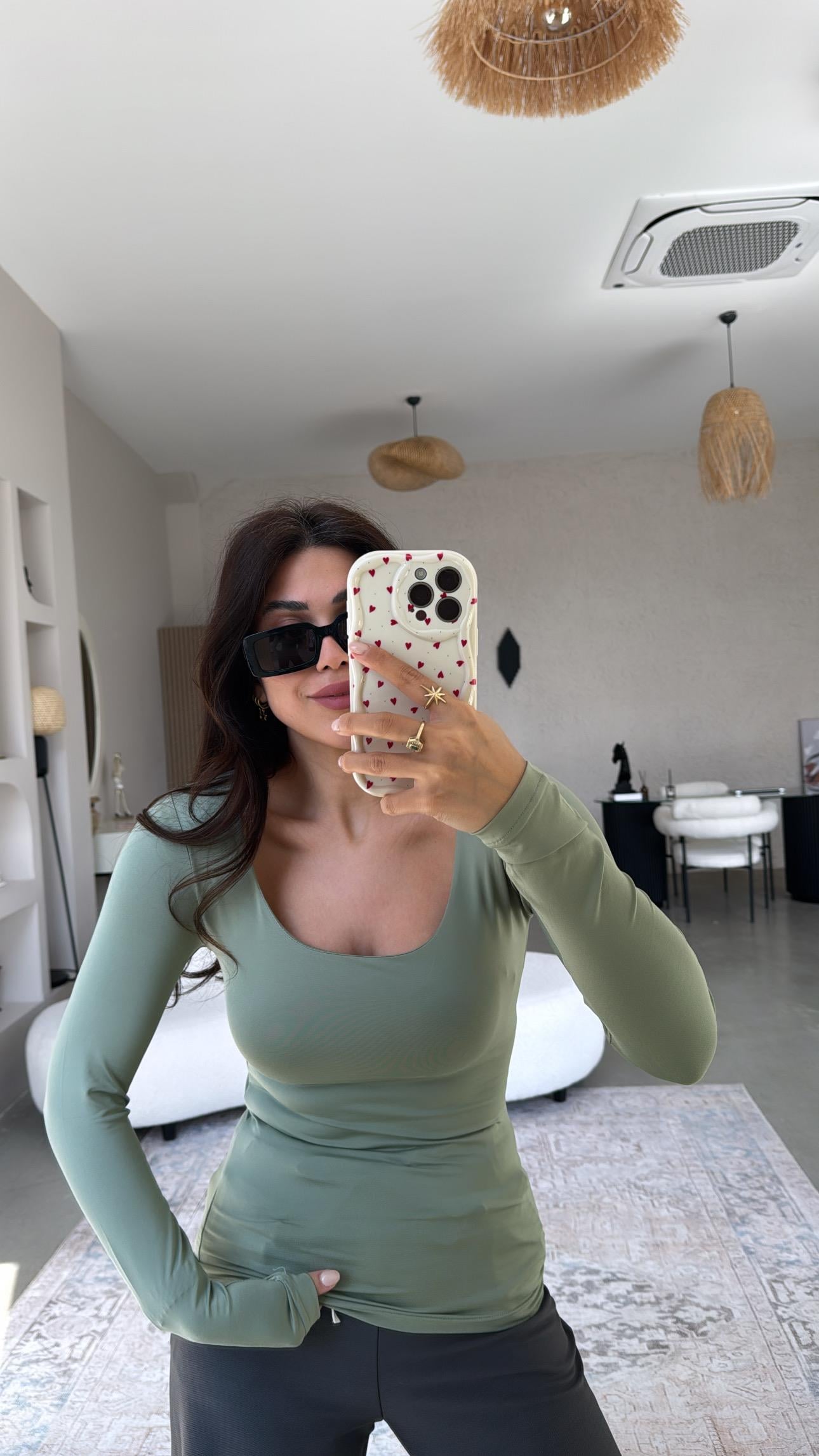 Çağla Yeşili Kare Yaka Scuba Basic Bluz