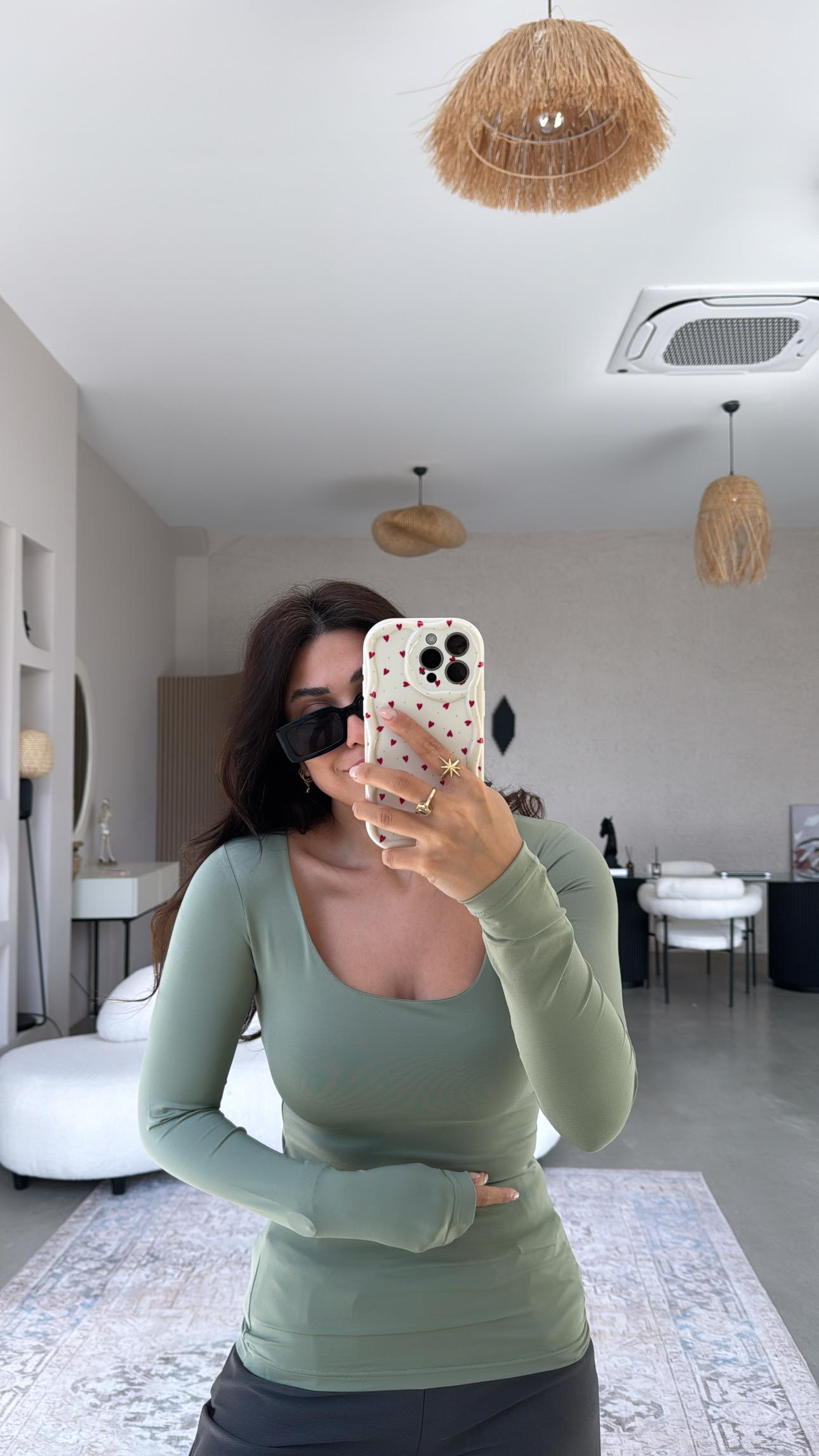 Çağla Yeşili Kare Yaka Scuba Basic Bluz