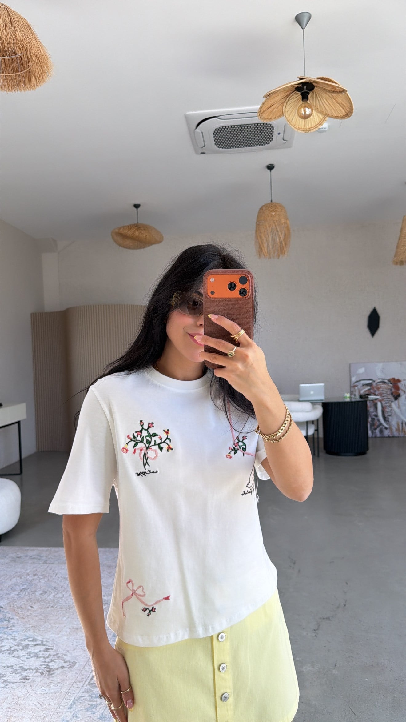 Çiçek Nakışlı Pamuklu Tshirt