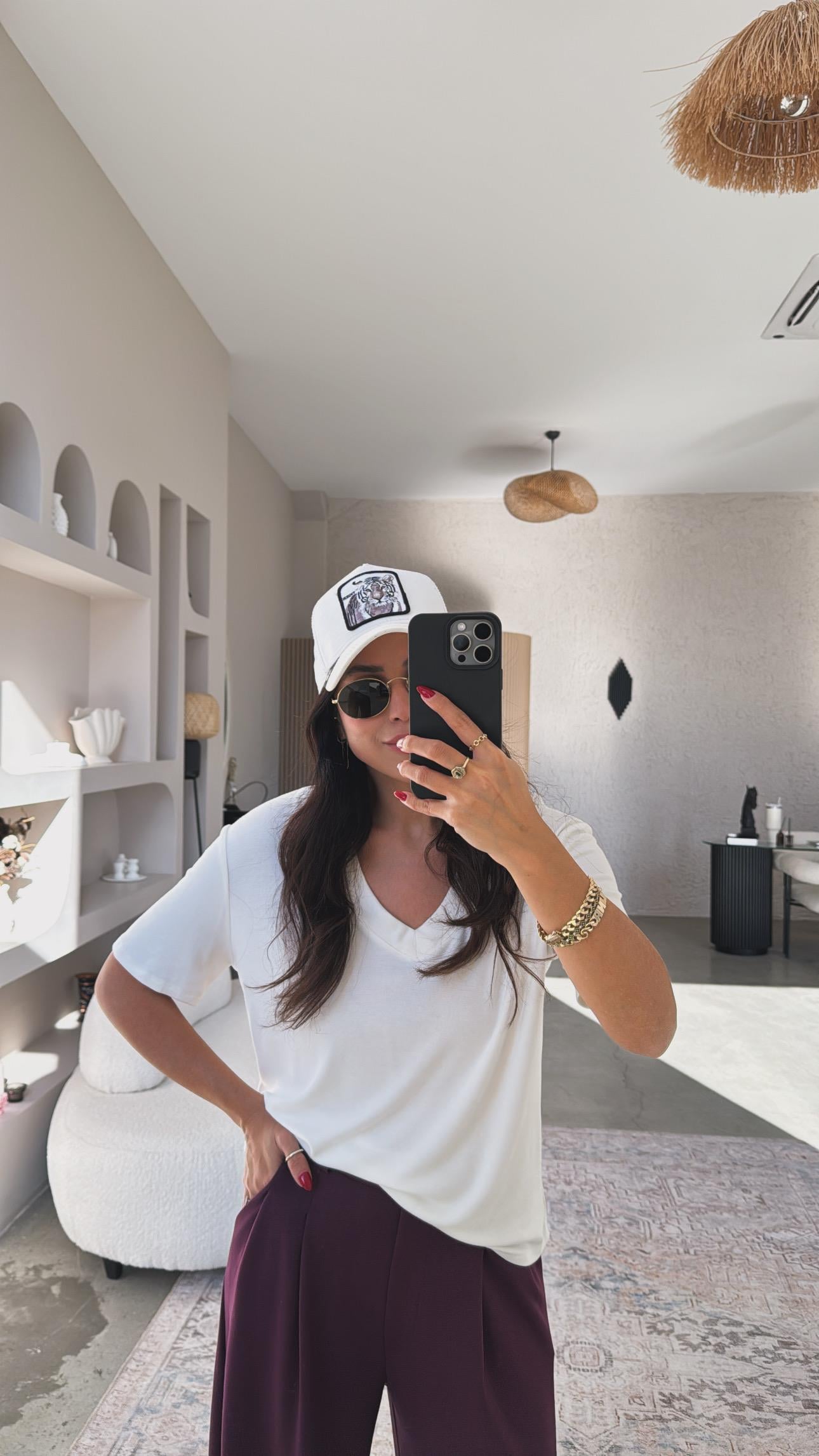 Ekru V Yaka İthal Kumaş Kısa Kol Basic Tshirt