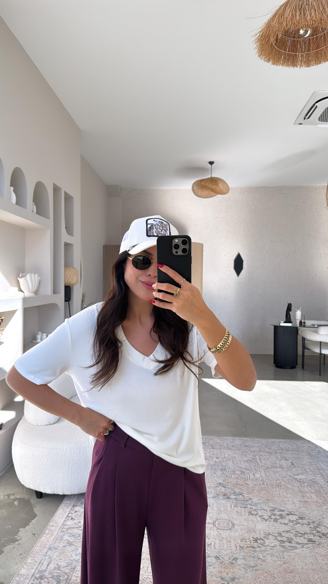 Ekru V Yaka İthal Kumaş Kısa Kol Basic Tshirt