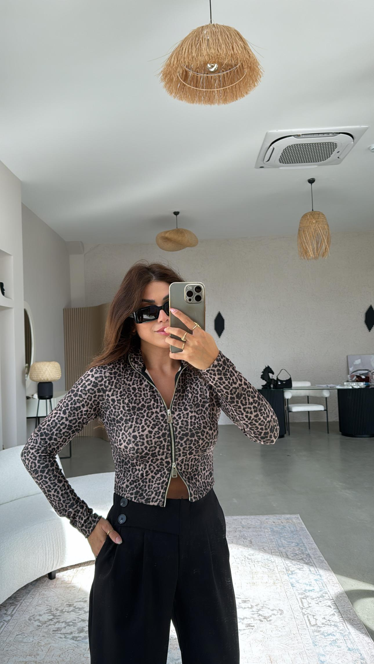 Fermuar Detaylı Leopar Bluz