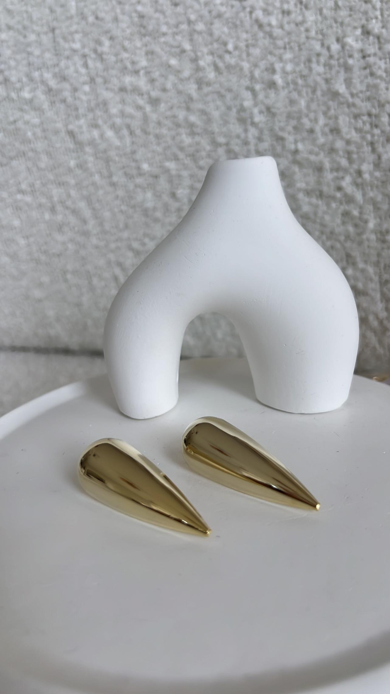 Gold Üçgen Figürlü Bombeli Küpe