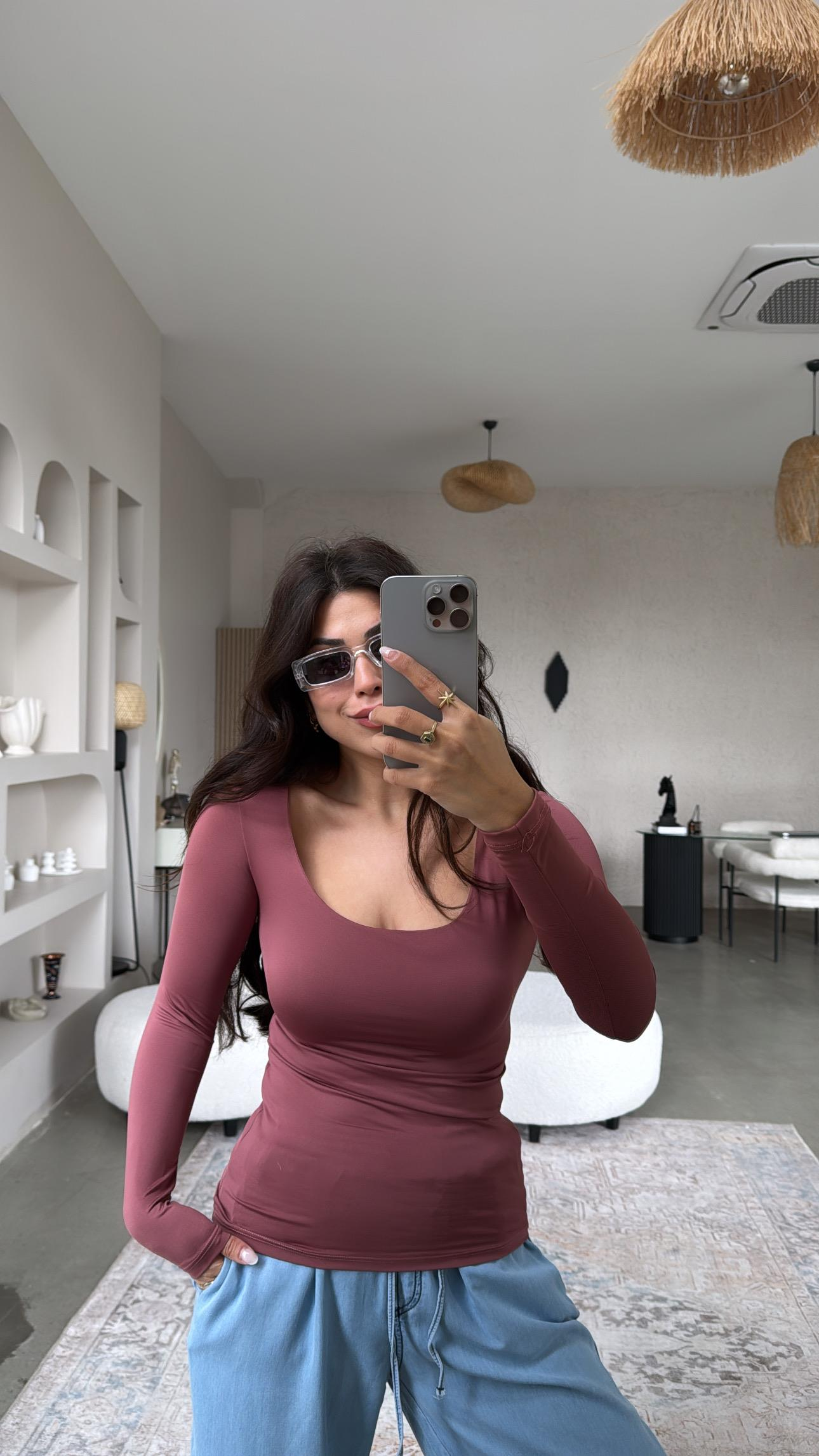 Gülkurusu Kare Yaka Scuba Basic Bluz