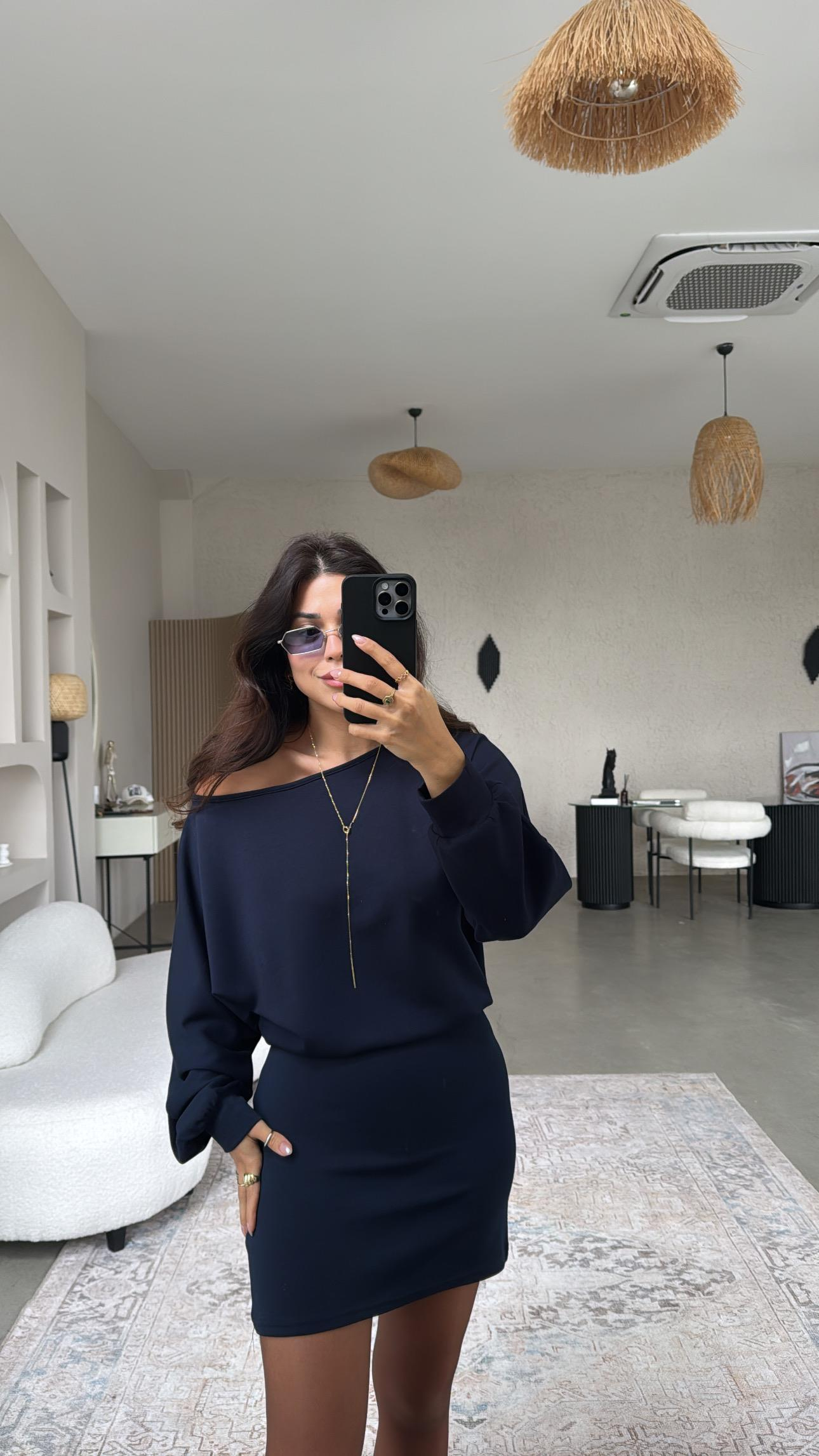 Lacivert Eteği Oturan Modal Elbise