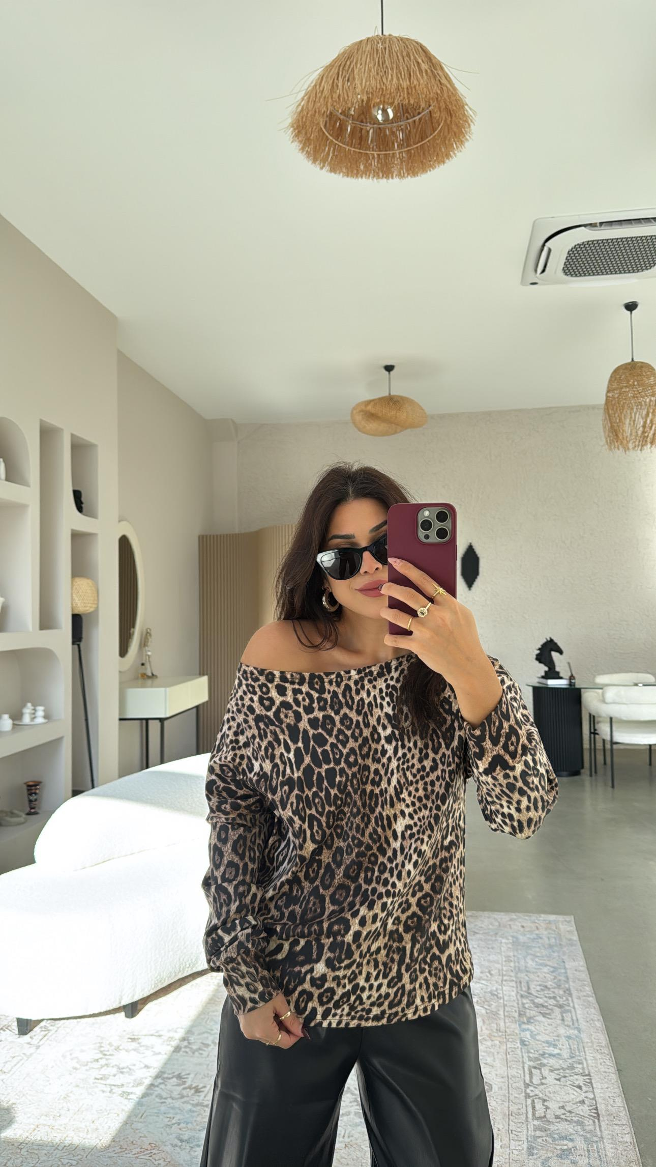 Leopar Omuz Dekolteli Bluz