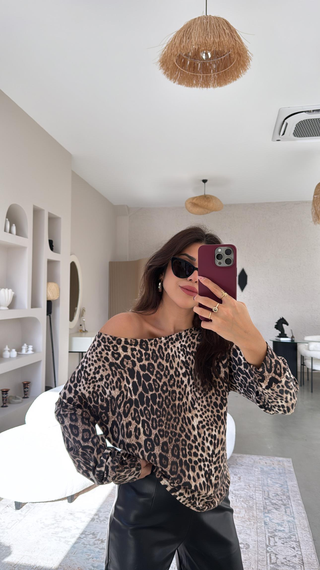 Leopar Omuz Dekolteli Bluz