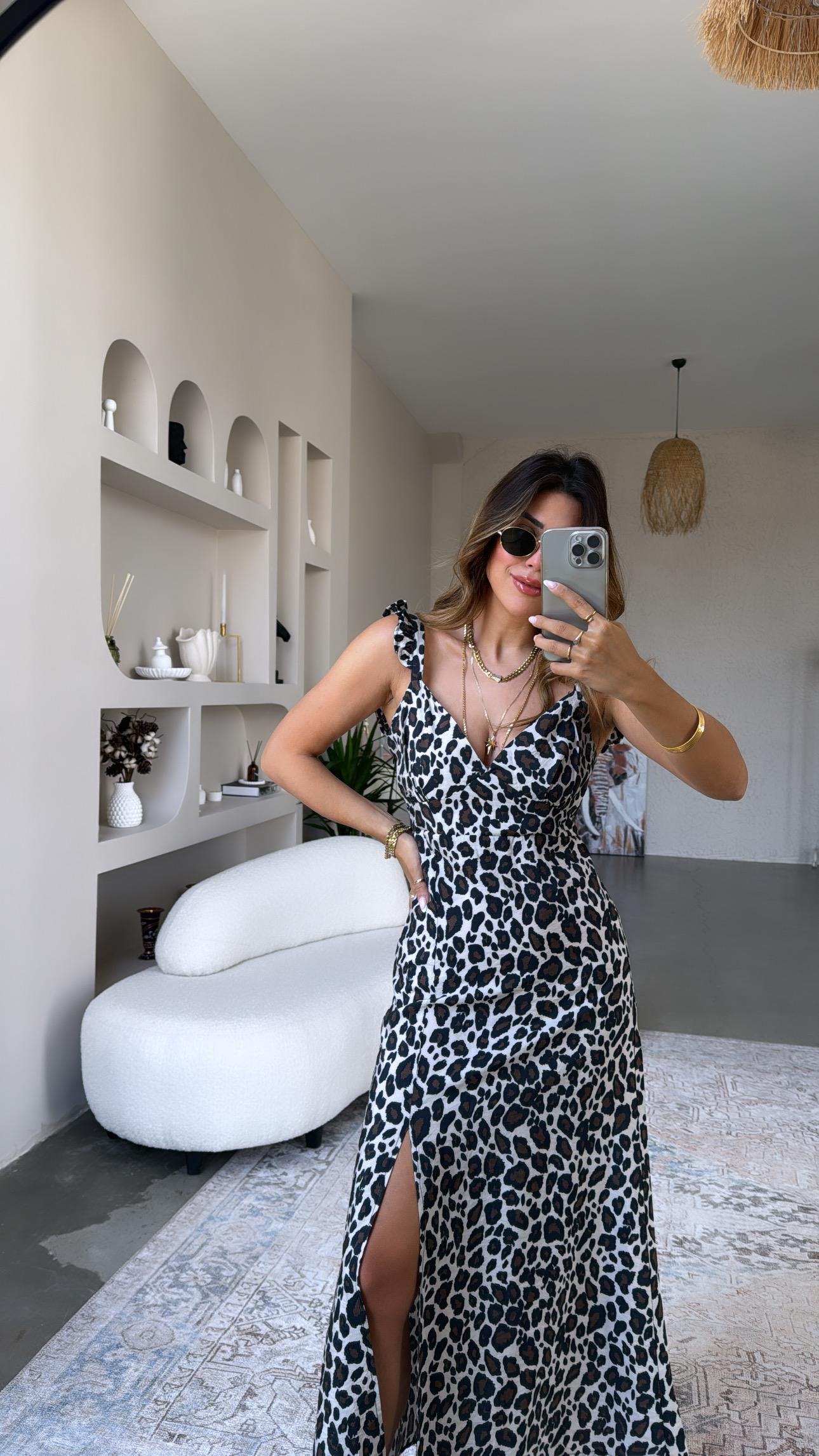 Leopar Yırtmaçlı Kolları Fırfırlı Elbise