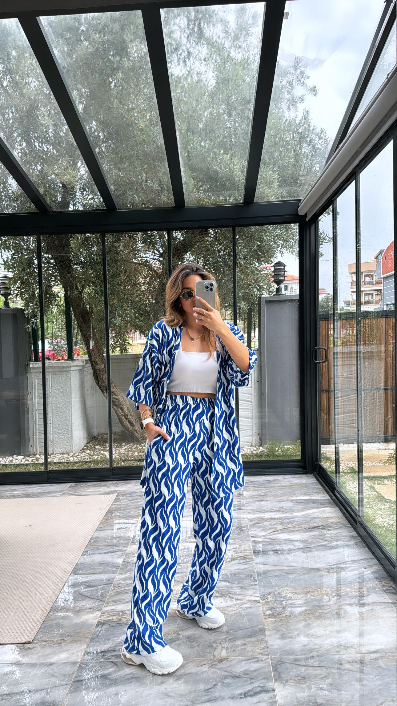 Mavi Kimonolu Takım