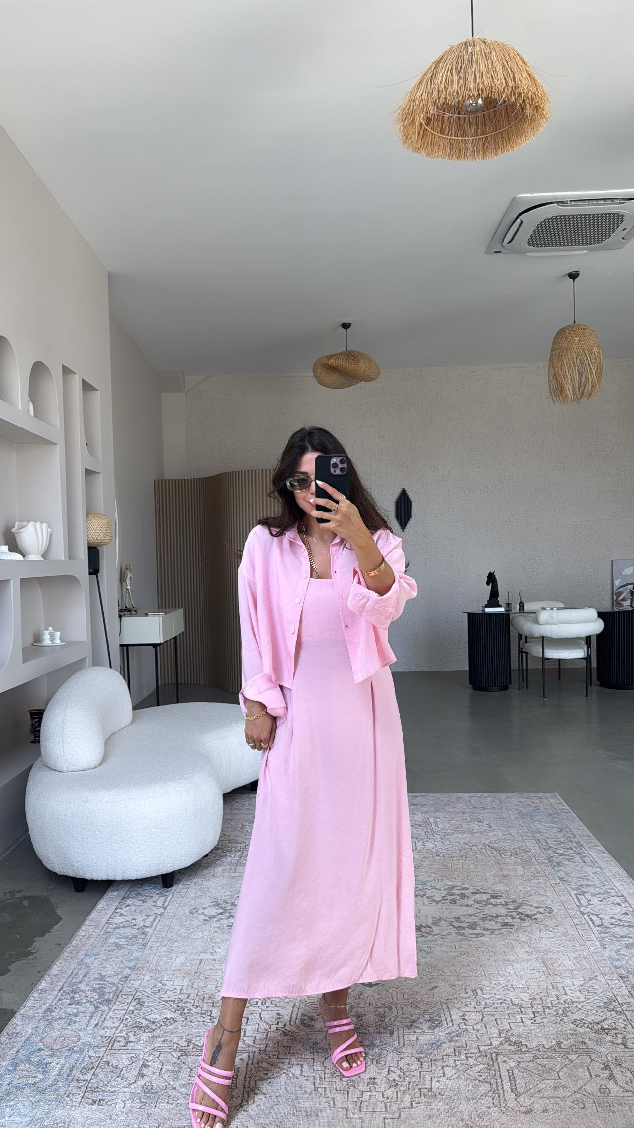 Pembe Gömlekli Askılı Tensel Elbise