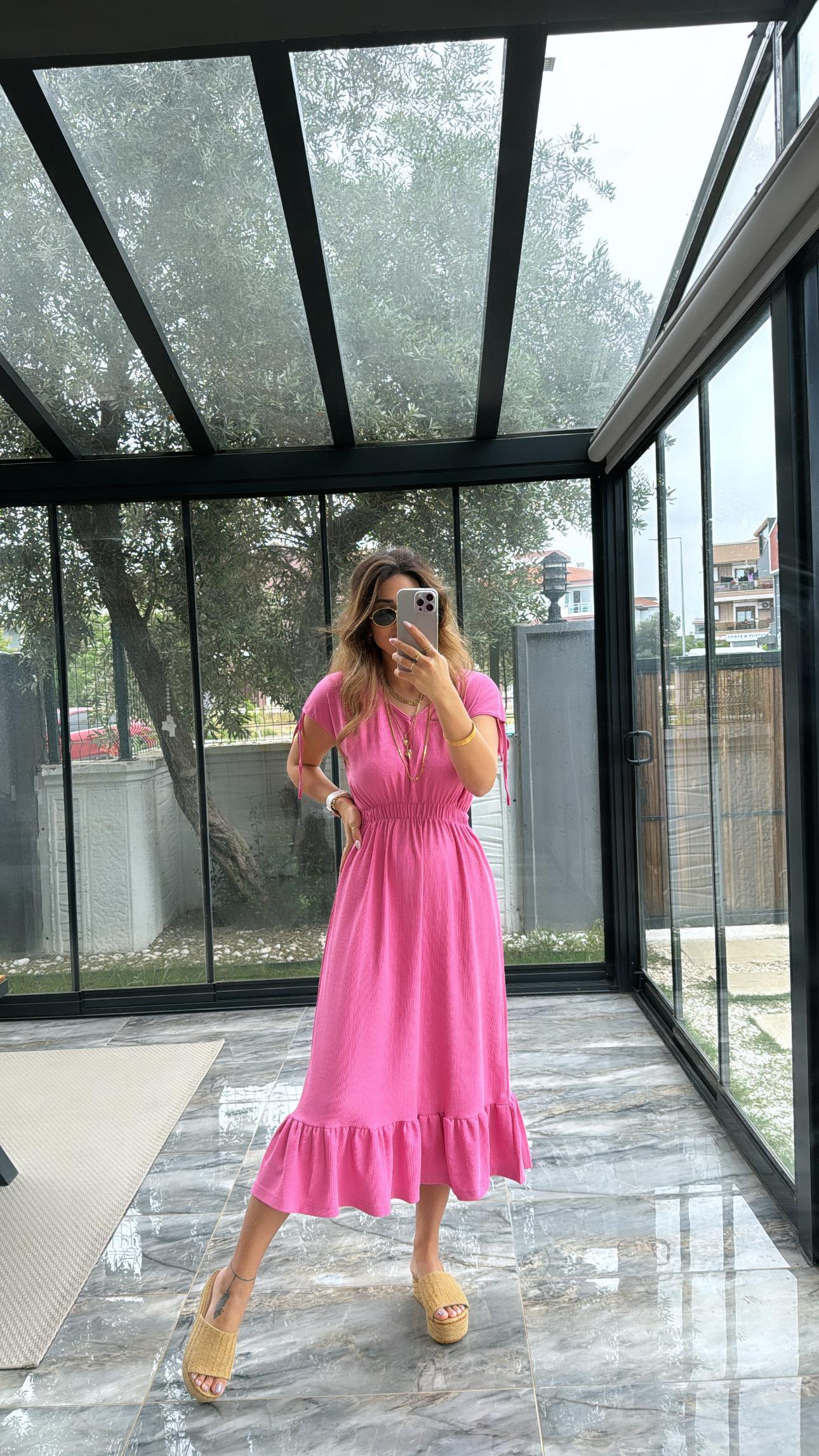 Pembe Omzu Büzgülü V Yaka Elbise