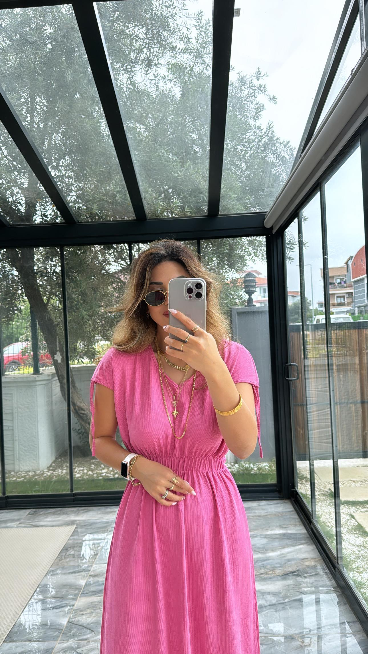 Pembe Omzu Büzgülü V Yaka Elbise