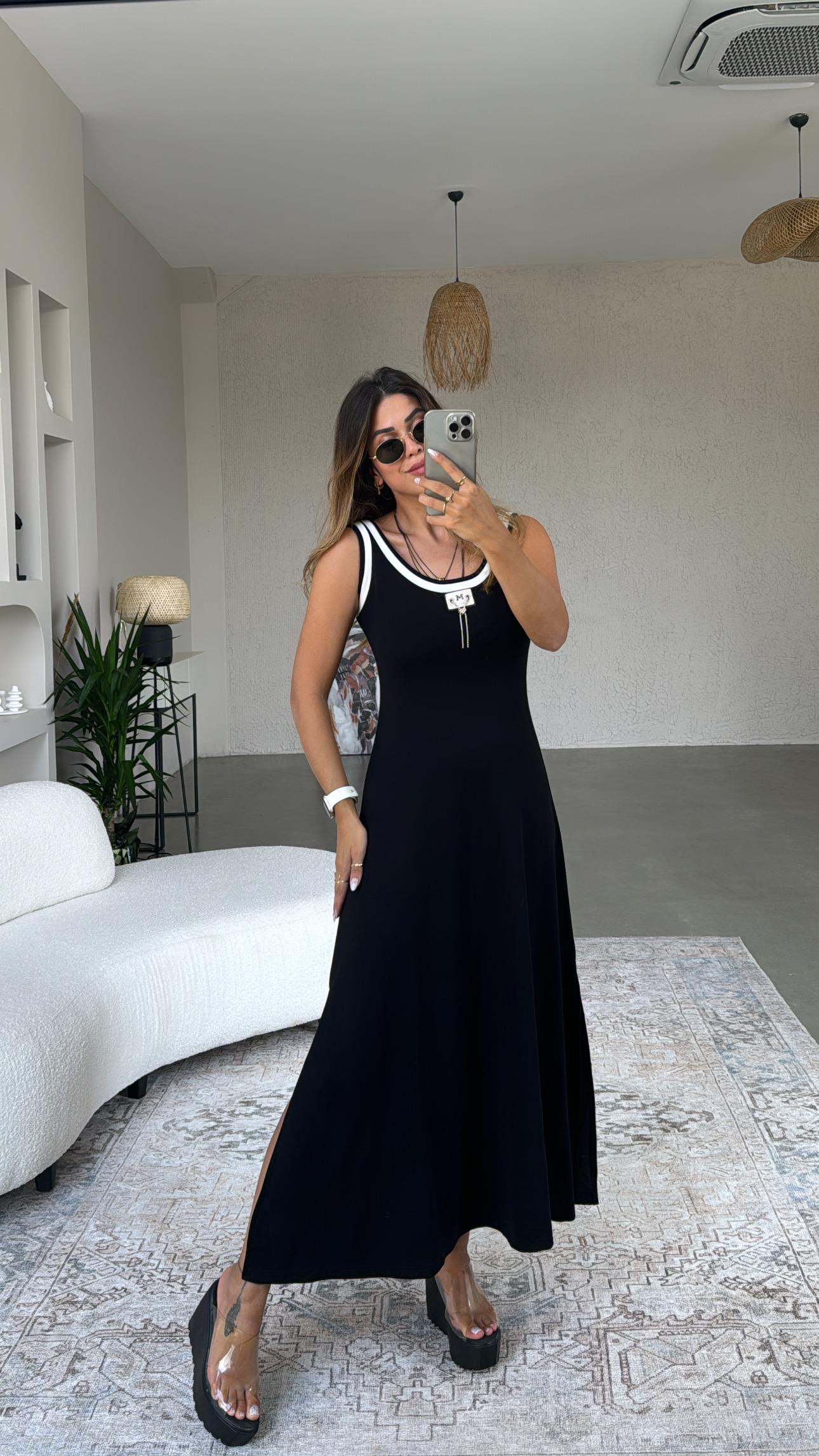 Siyah Aksesuar Detaylı Modal Elbise