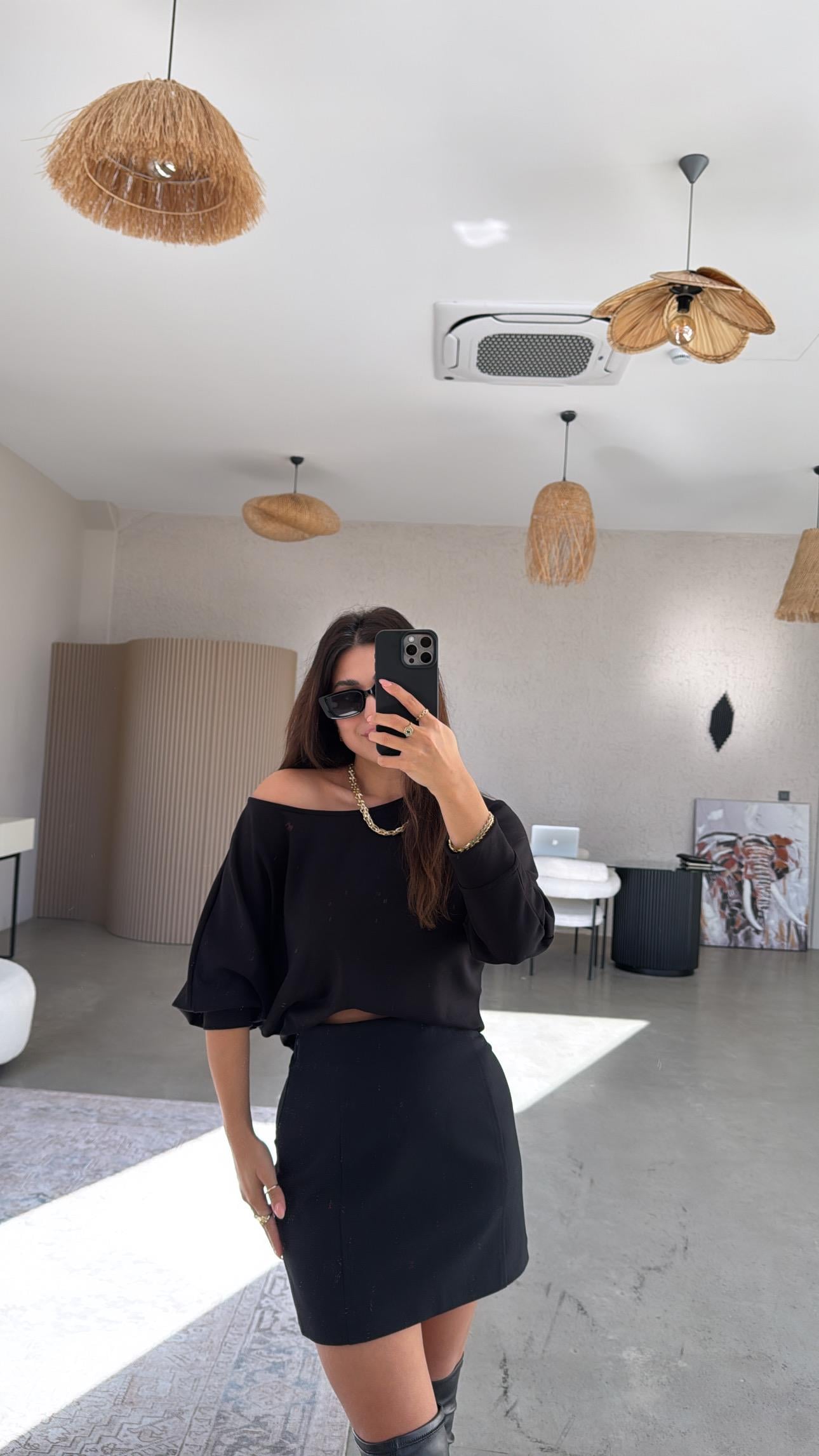 Siyah Astarlı Kumaş Mini Etek