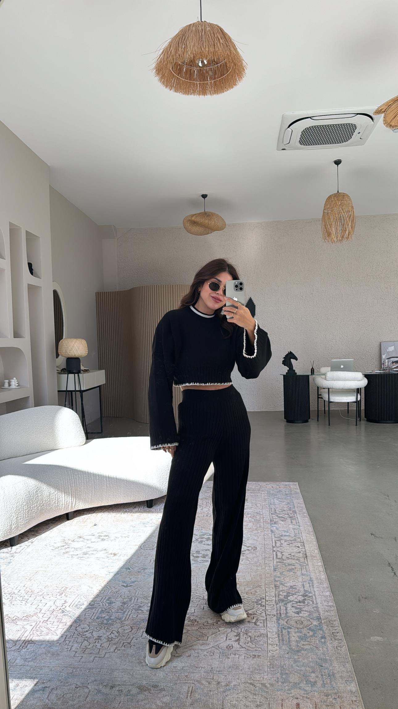 Siyah Biyeli Triko Takım