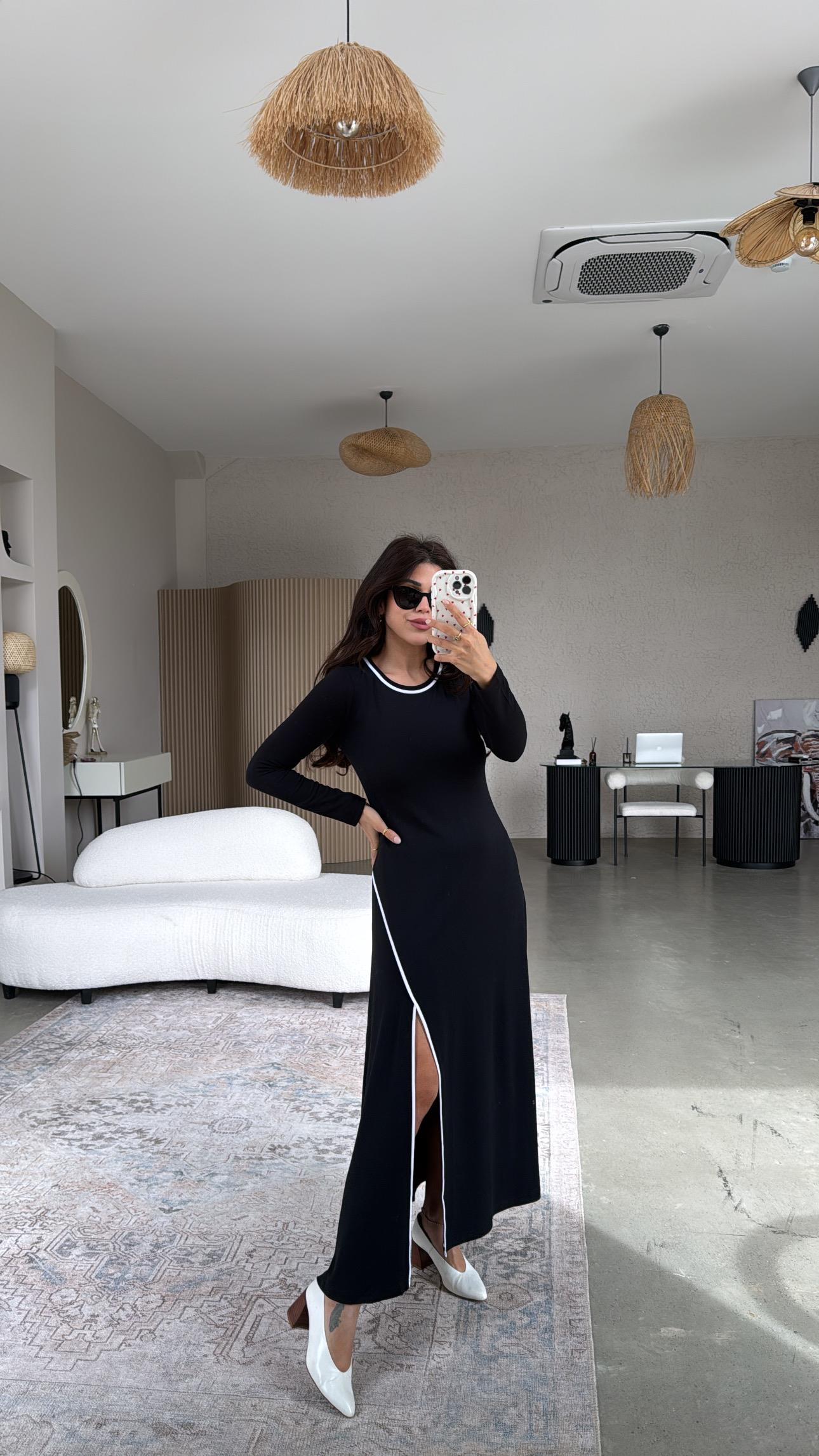 Siyah Biyeli Yırtmaçlı Modal Elbise