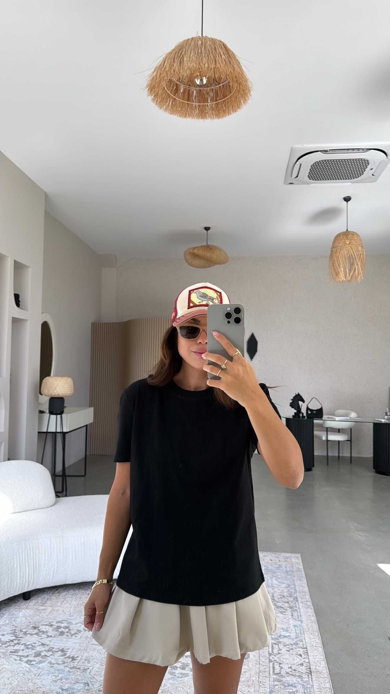 Siyah Buketteke Premium Basic Tshirt