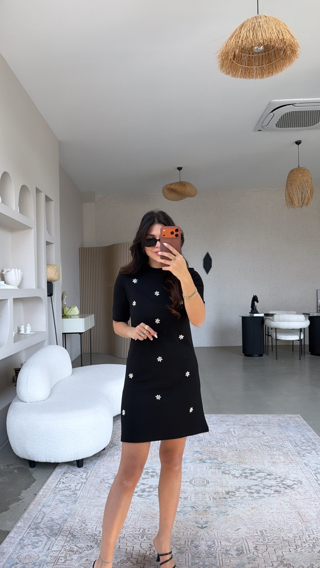 Siyah Çiçek Taş Detaylı Modal Elbise