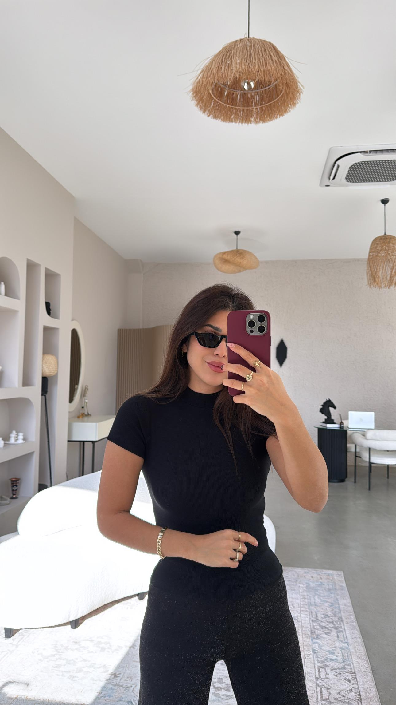 Siyah Dik Yaka Basic