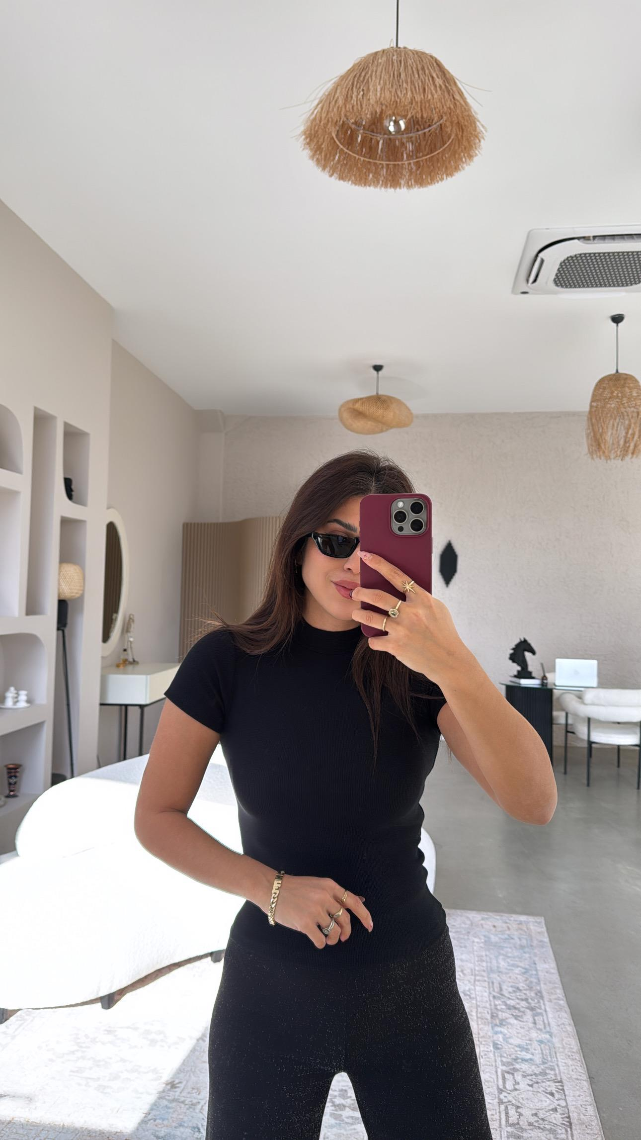 Siyah Dik Yaka Basic