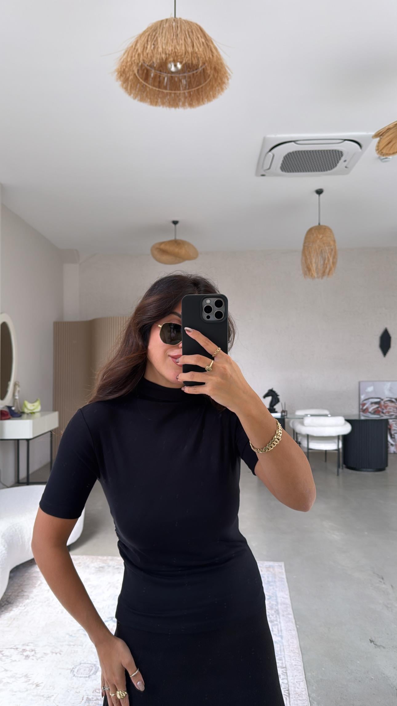 Siyah Dik Yaka Büzgü Detay Modal Basic