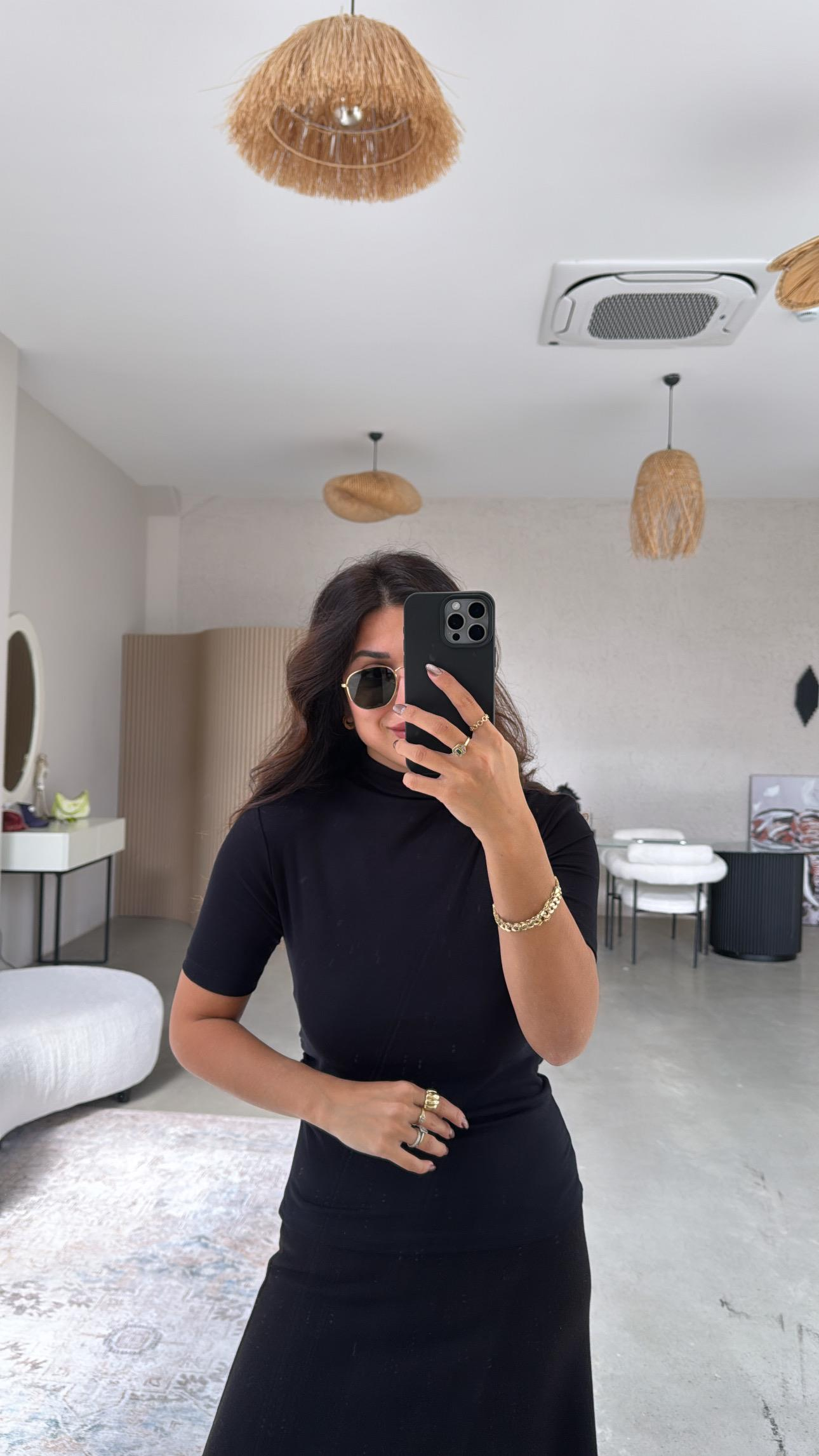 Siyah Dik Yaka Büzgü Detay Modal Basic