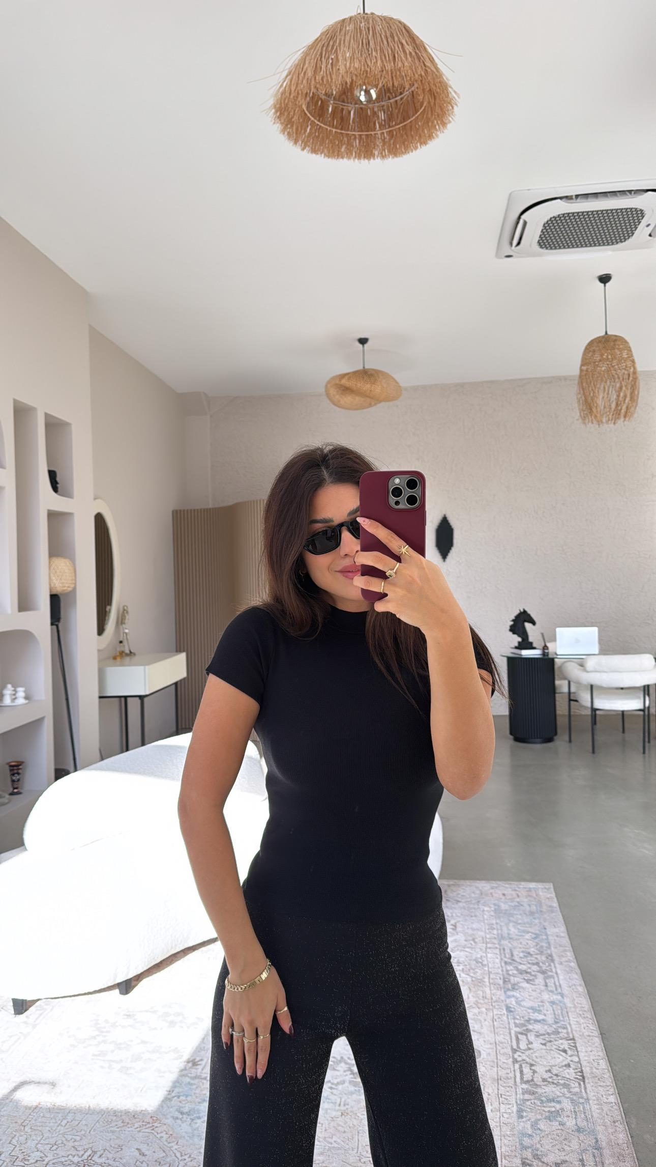 Siyah Dik Yaka Crop Basic