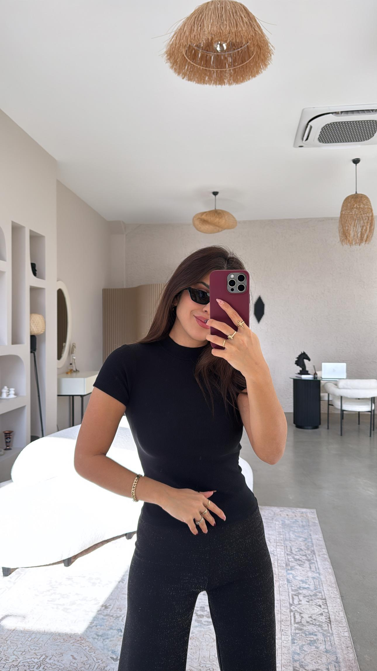 Siyah Dik Yaka Crop Basic