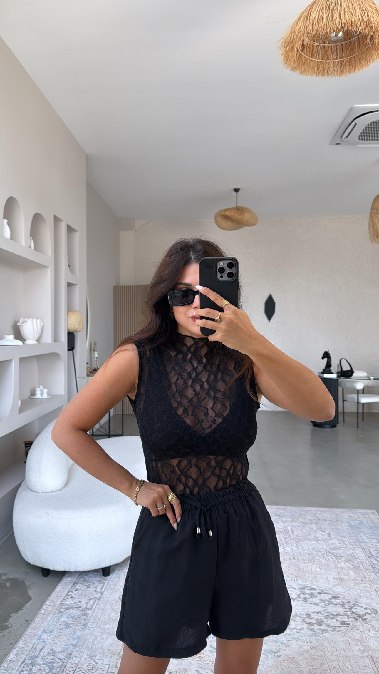 Siyah Dik Yaka Tül Bluz