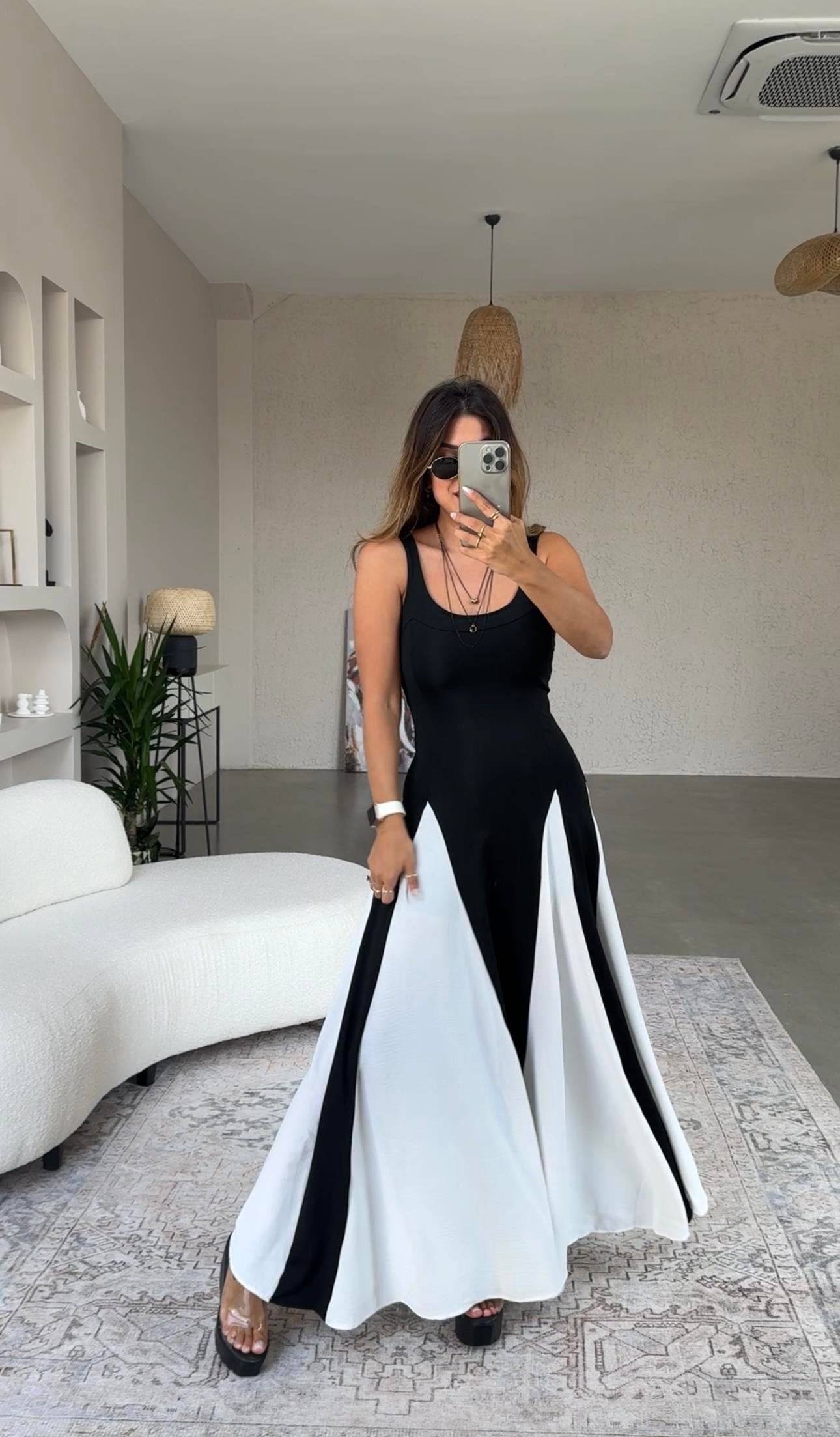 Siyah Dilimli Maxi Boy Elbise
