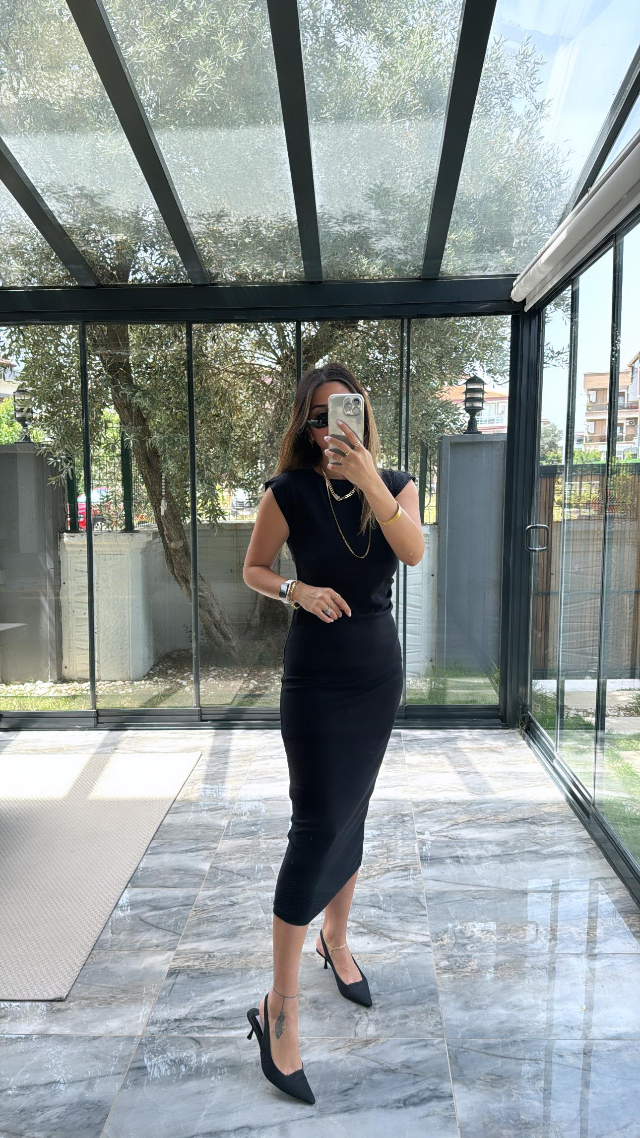 Siyah Drape Detaylı Elbise