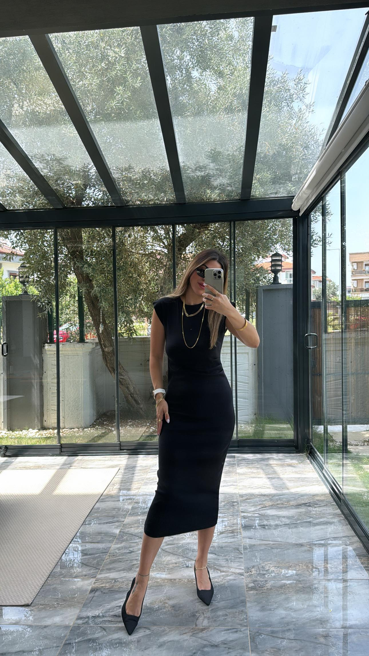 Siyah Drape Detaylı Elbise
