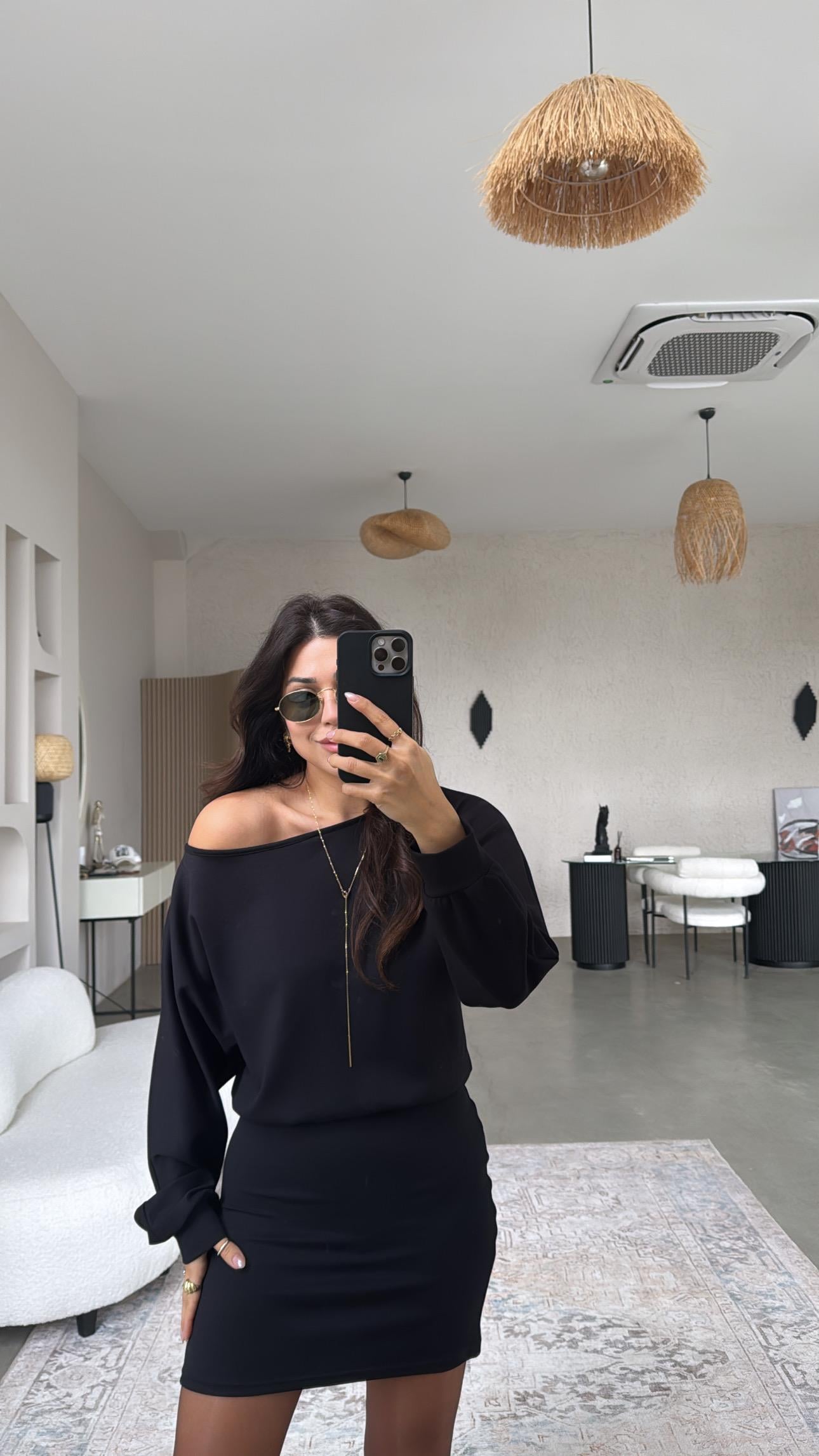 Siyah Eteği Oturan Modal Elbise