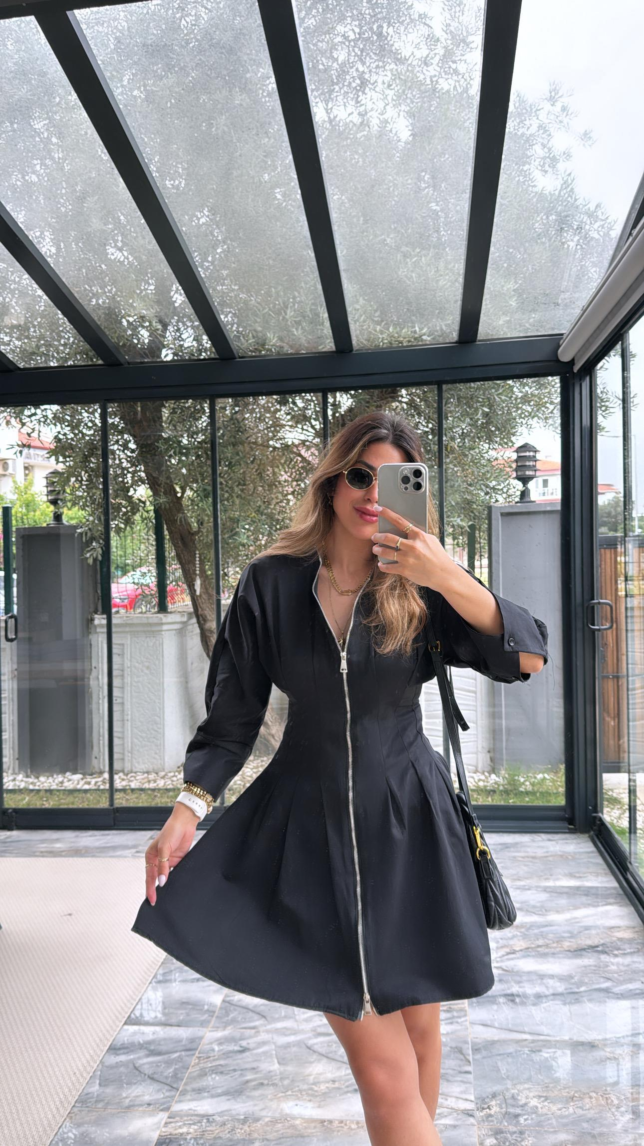 Siyah Fermuarlı Tasarım Elbise