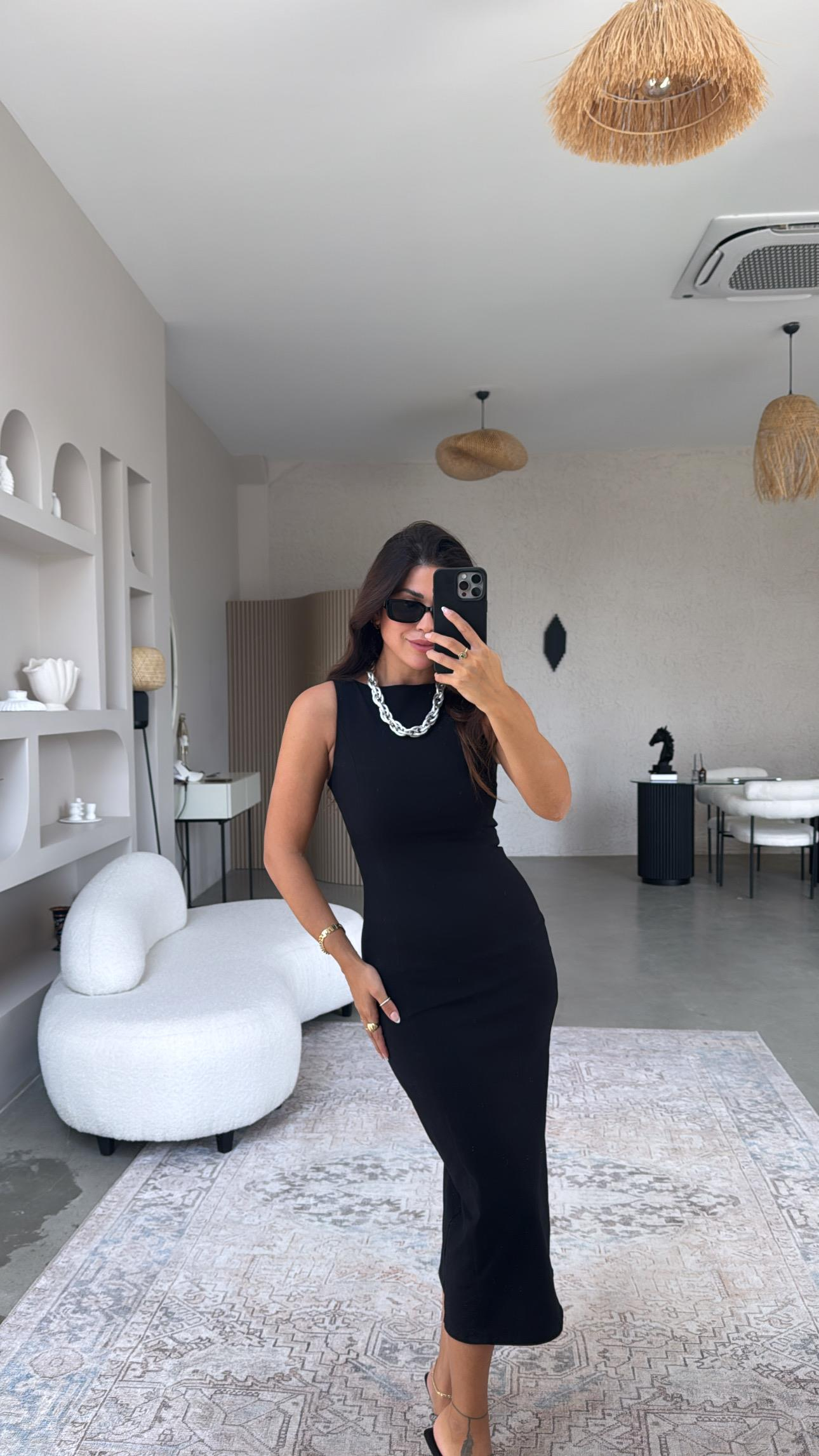 Siyah Halter Yaka Streç Midi Elbise