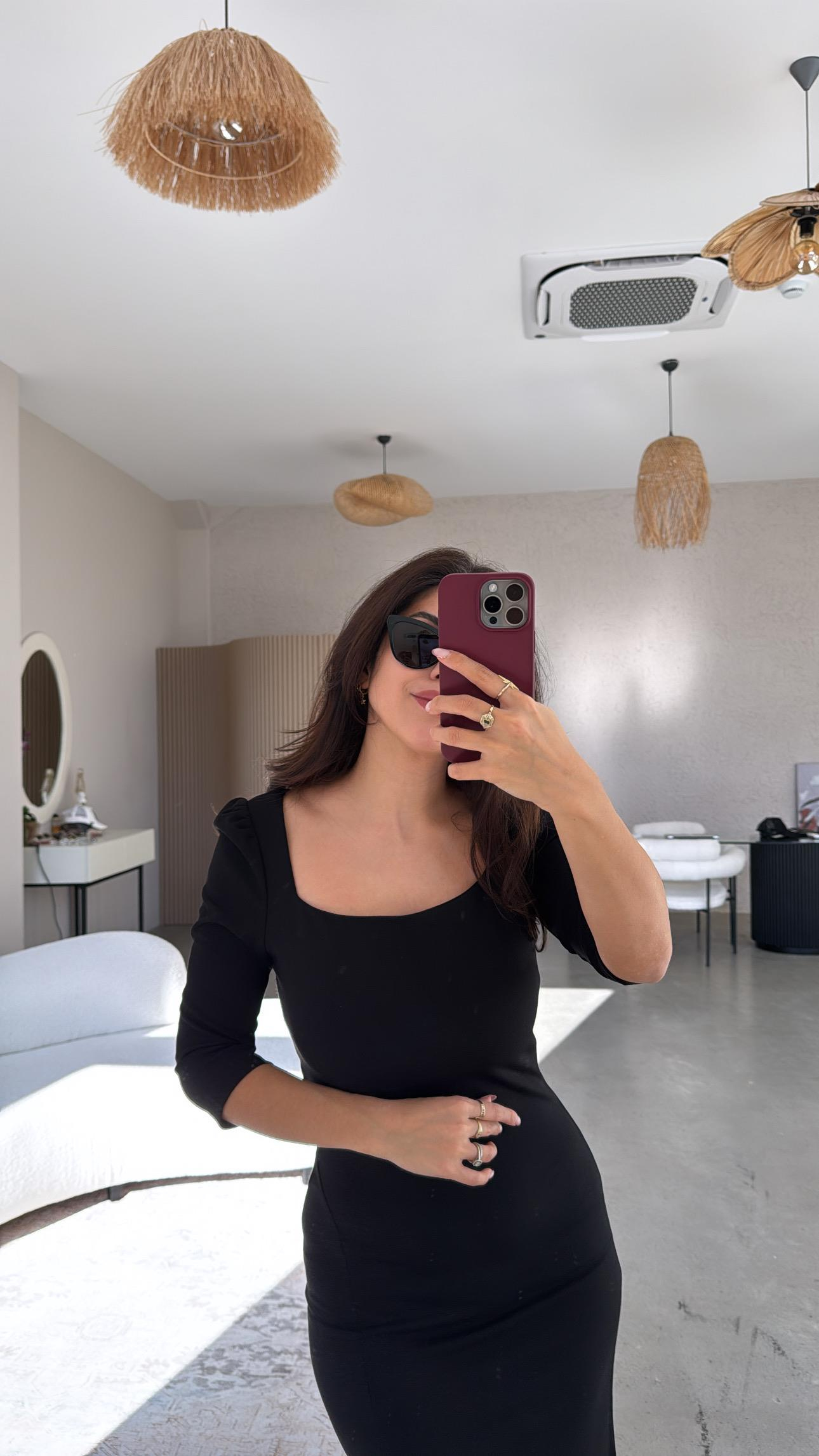 Siyah Kare Yaka Çelik Elbise