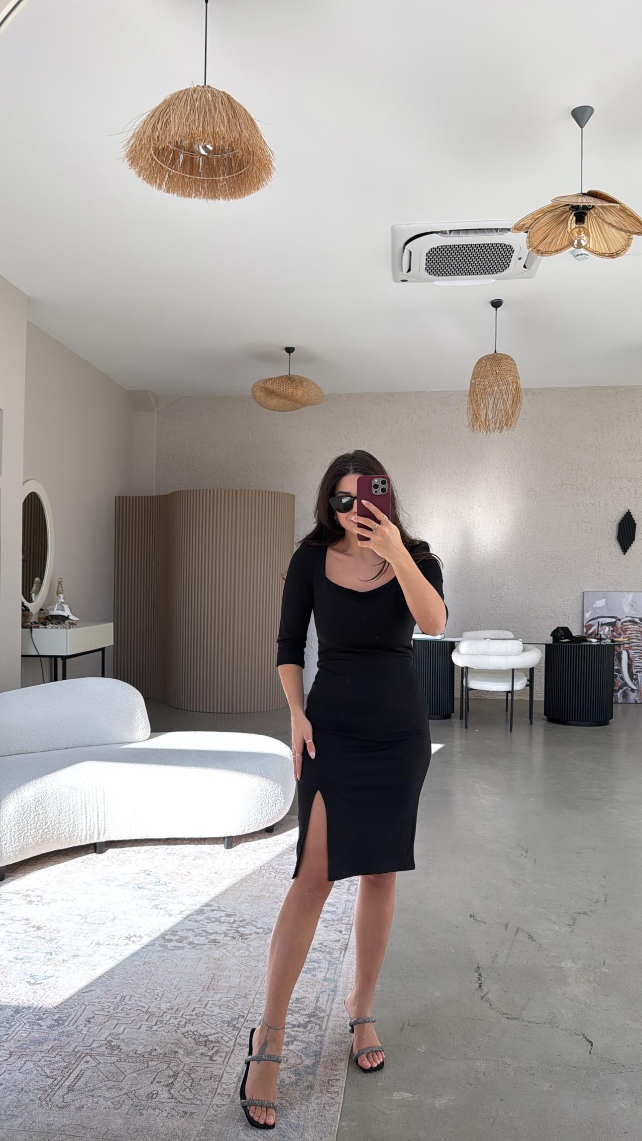 Siyah Kare Yaka Çelik Elbise