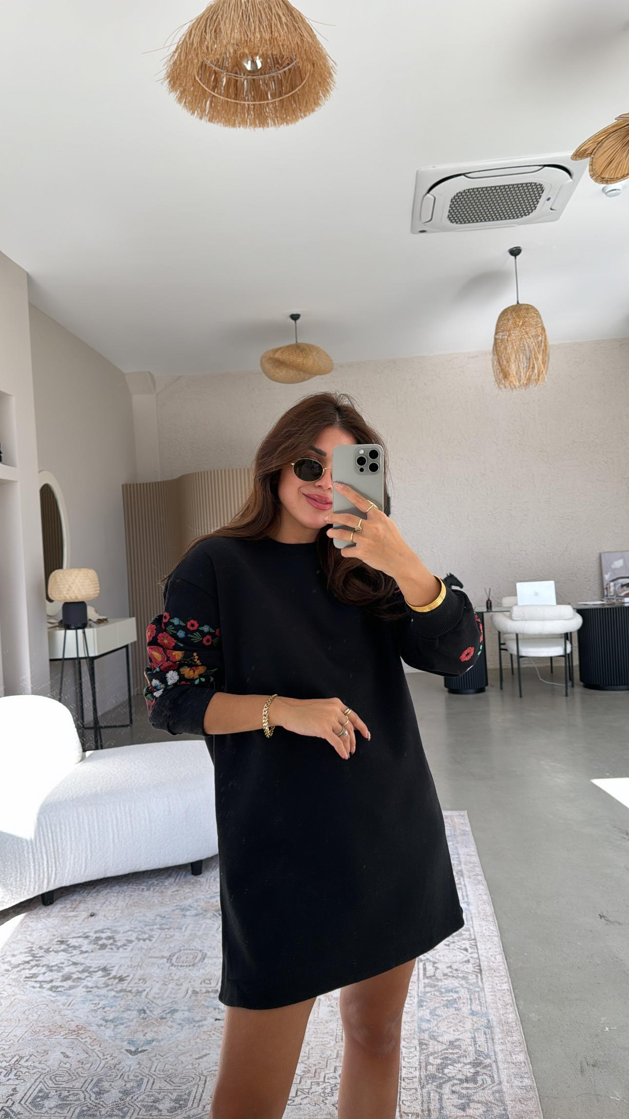 Siyah Kolları Çiçekli Sweat Elbise
