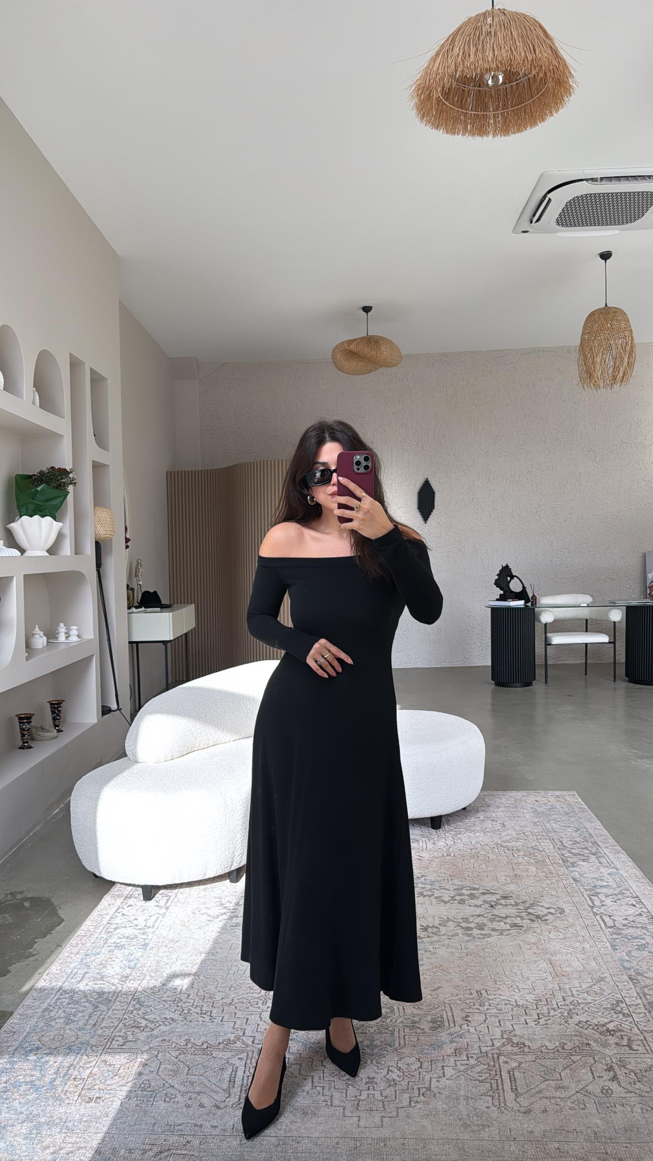 Siyah Madonna Yaka Maxi Çan Elbise