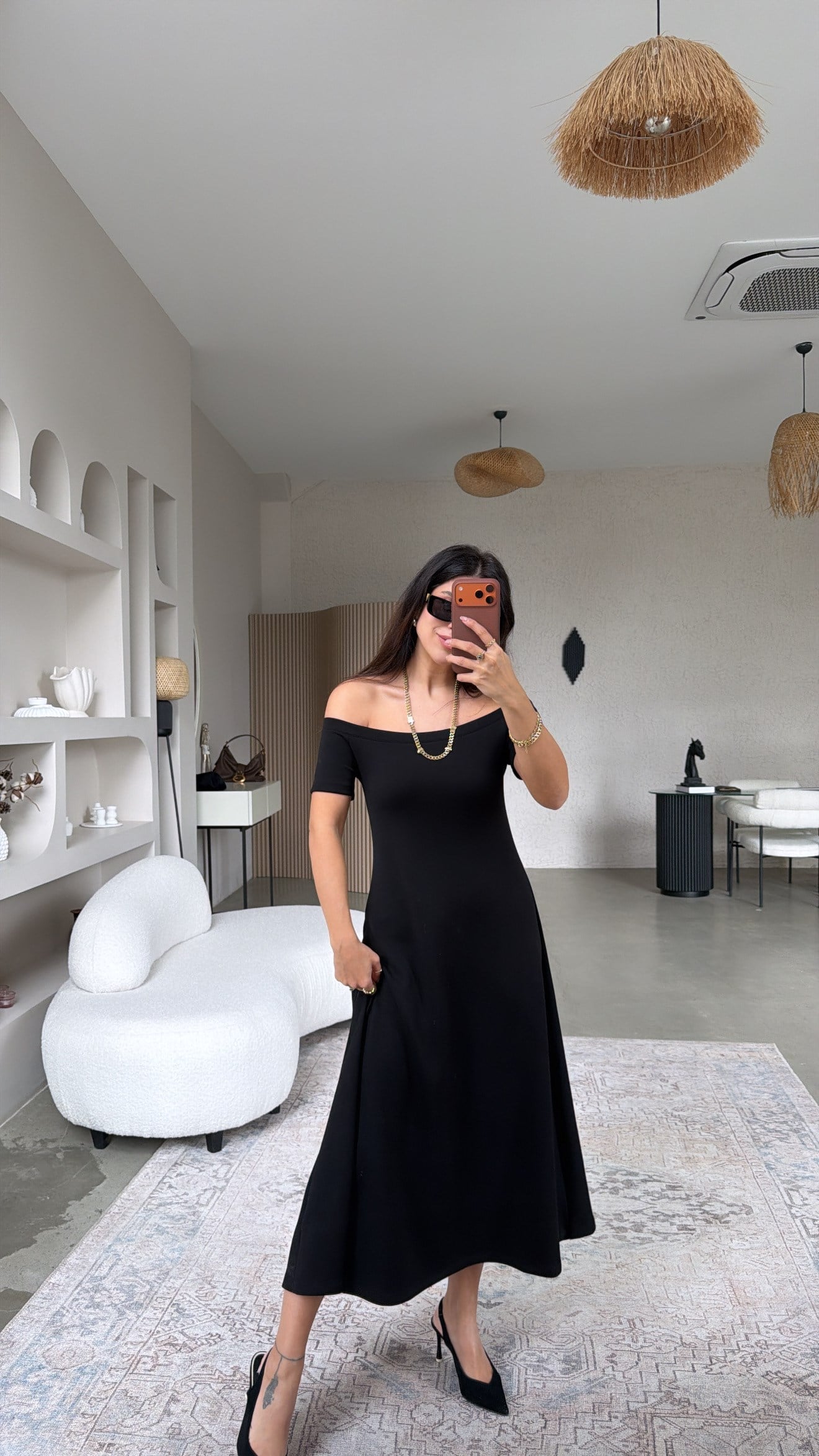 Siyah Modal Omzu Açık ZR Model Elbise