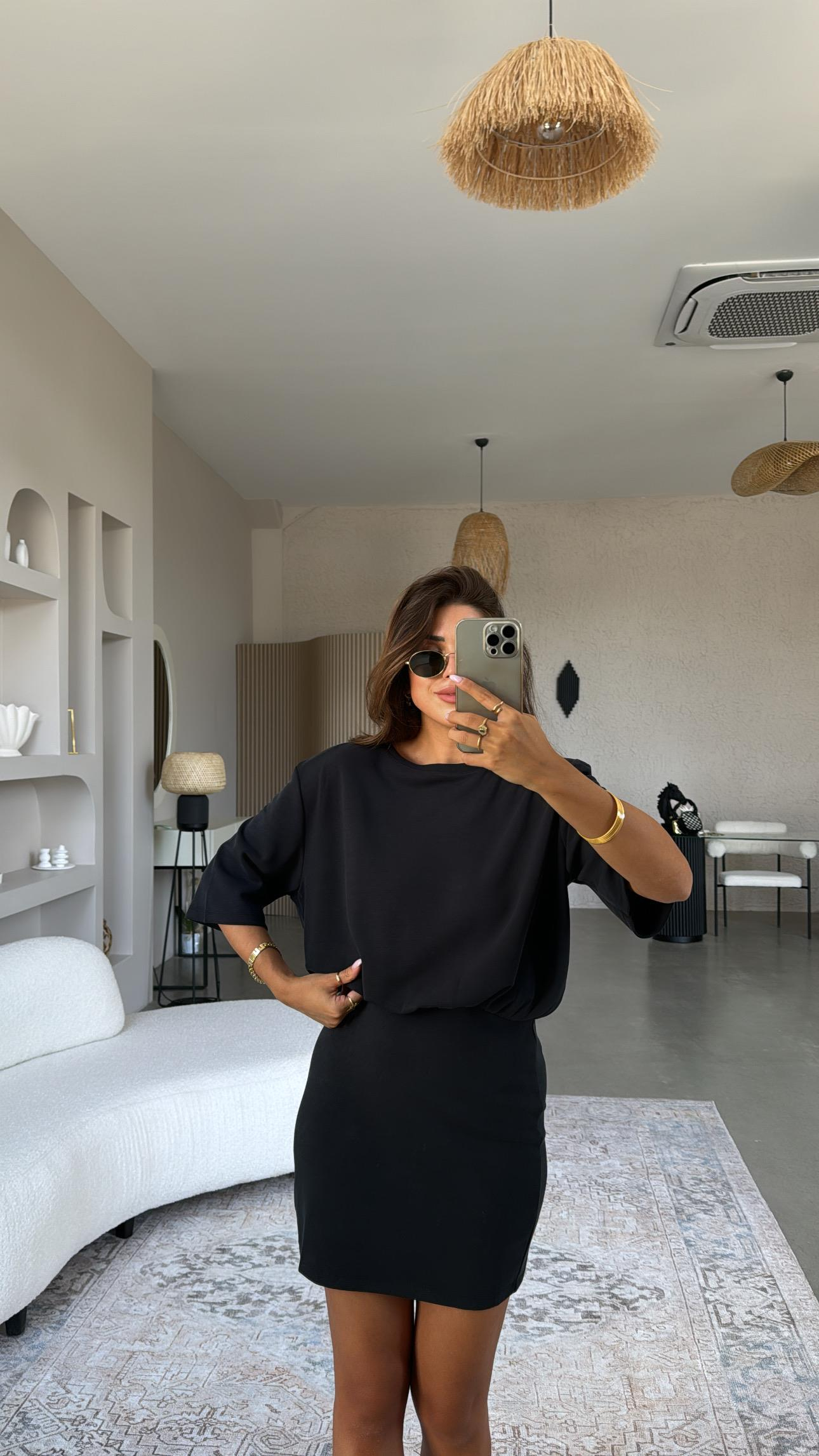 Siyah Omzu Vatkalı Modal Elbise