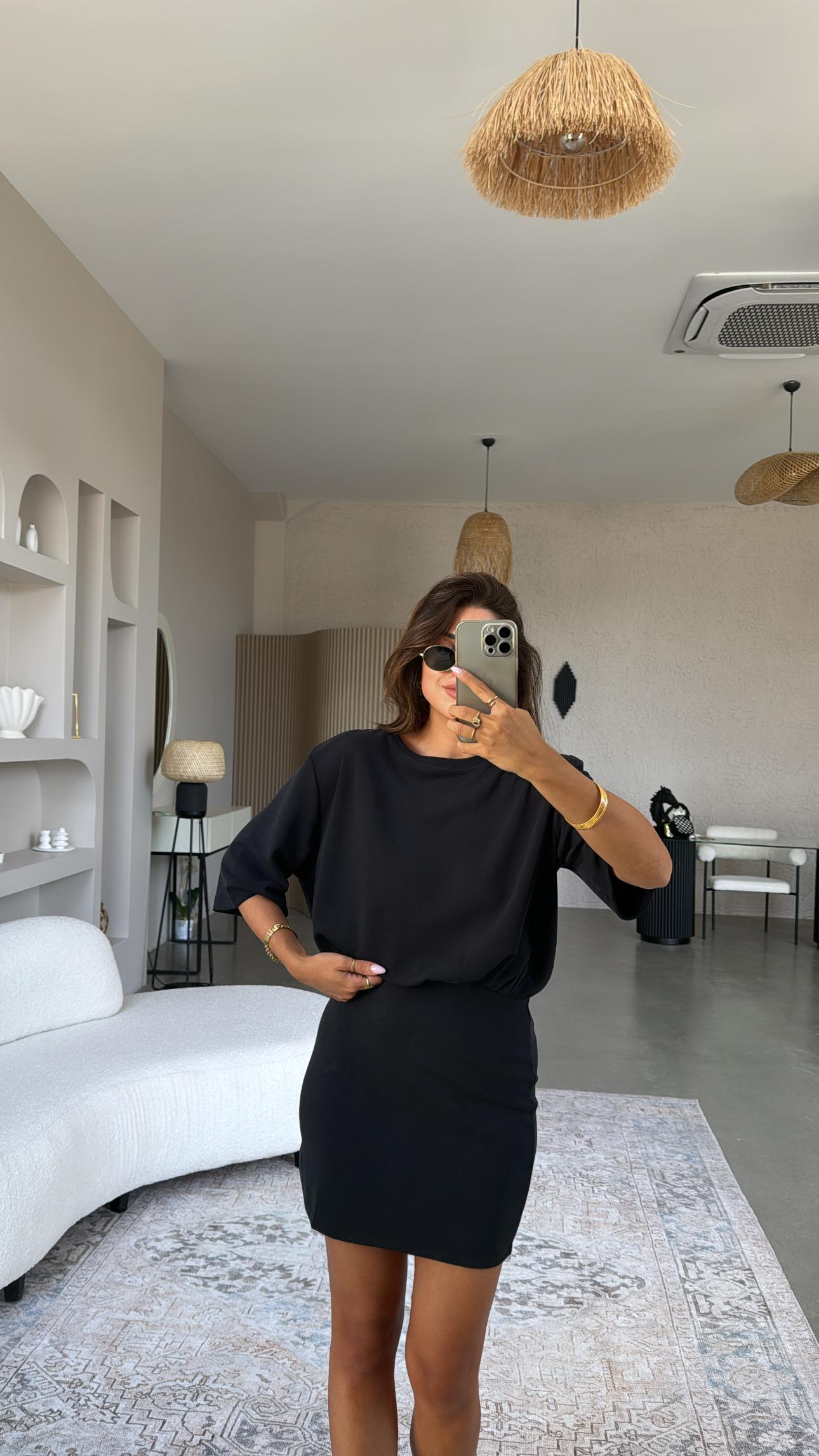 Siyah Omzu Vatkalı Modal Elbise