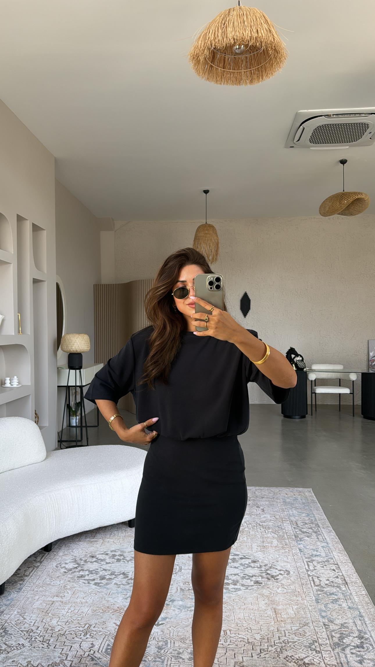 Siyah Omzu Vatkalı Modal Elbise