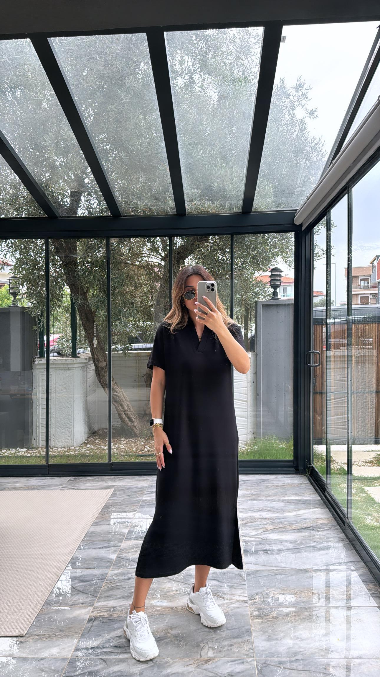 Siyah Polo Yakalı Elbise