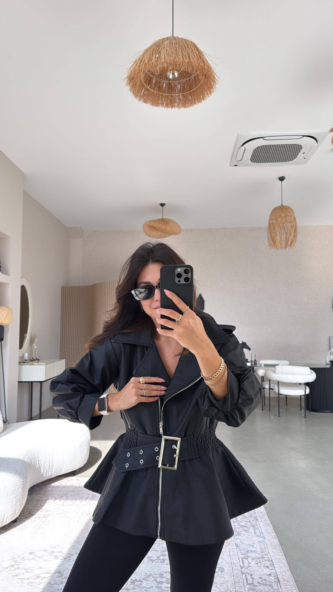 Siyah Premium Volanlı Kemerli Deri Ceket