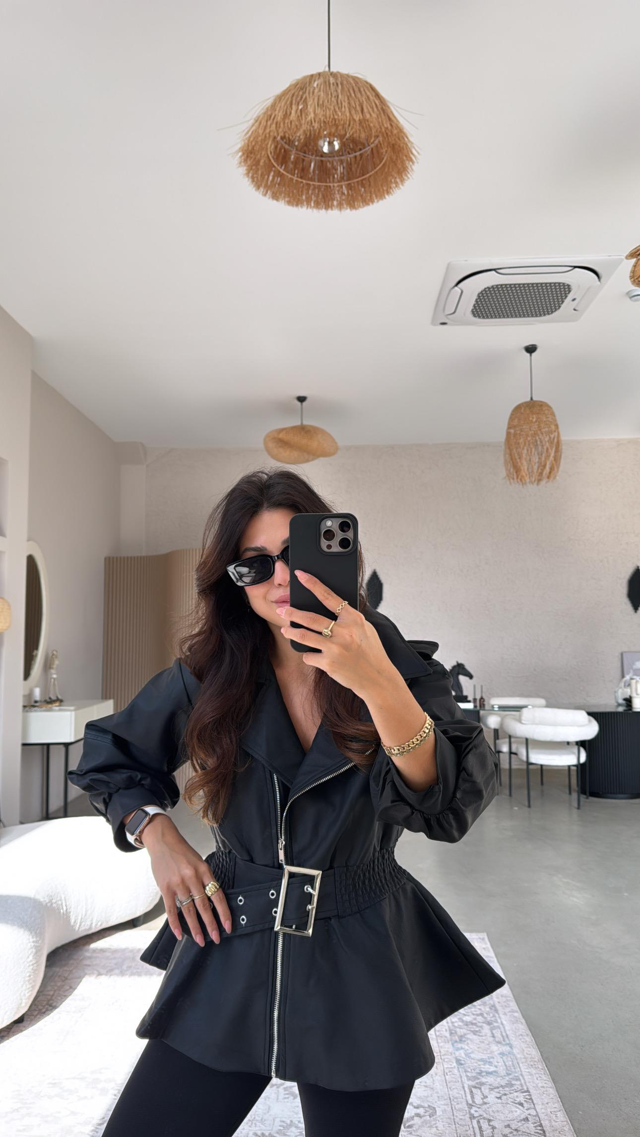 Siyah Premium Volanlı Kemerli Deri Ceket