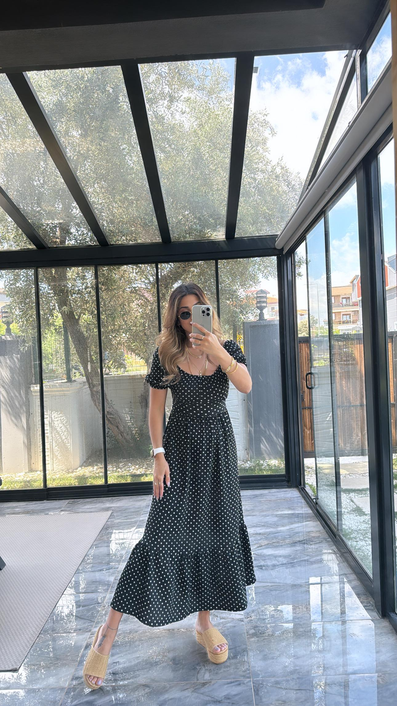 Siyah Puanlı Elbise