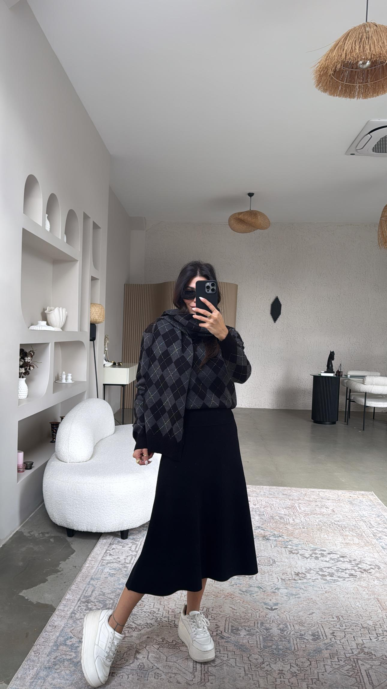 Siyah Selanik Triko Basic Etek